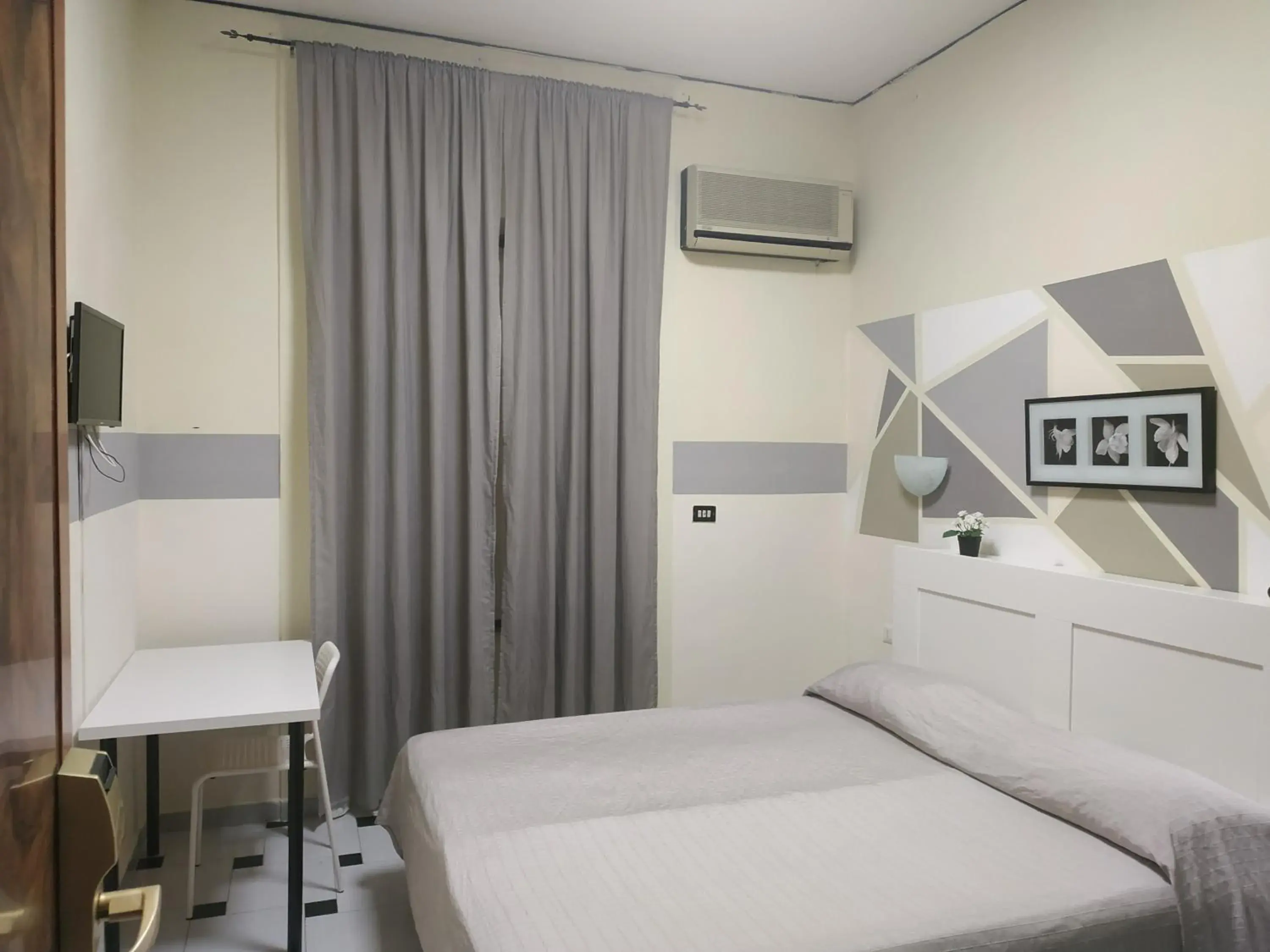 Bed in Hotel Luna Rossa Bed in Hotel Luna Rossa