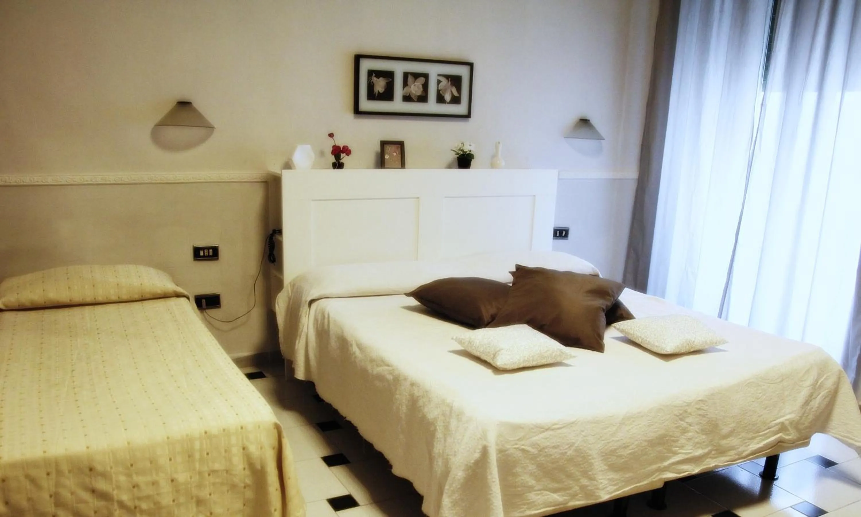 Other, Bed in Hotel Luna Rossa