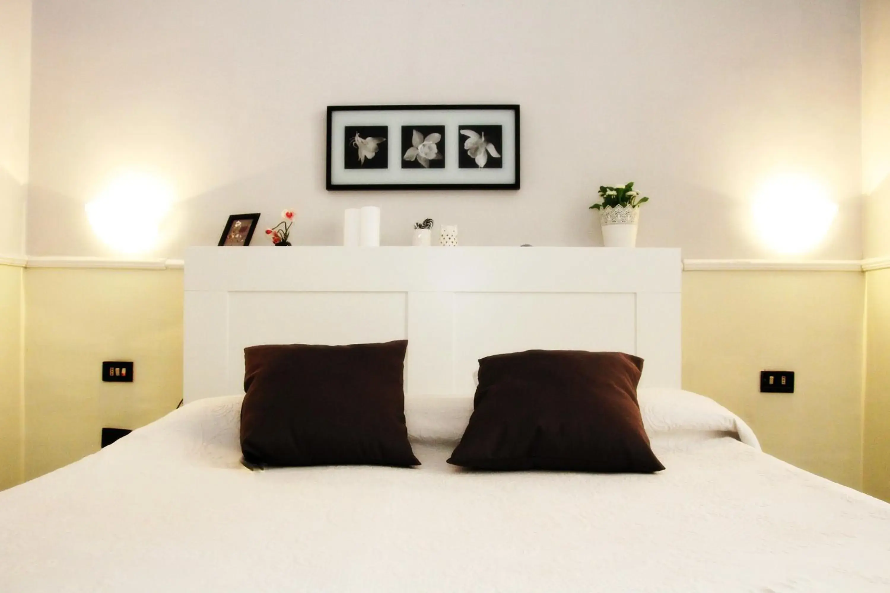 Photo of the whole room, Bed in Hotel Luna Rossa Photo of the whole room, Bed in Hotel Luna Rossa