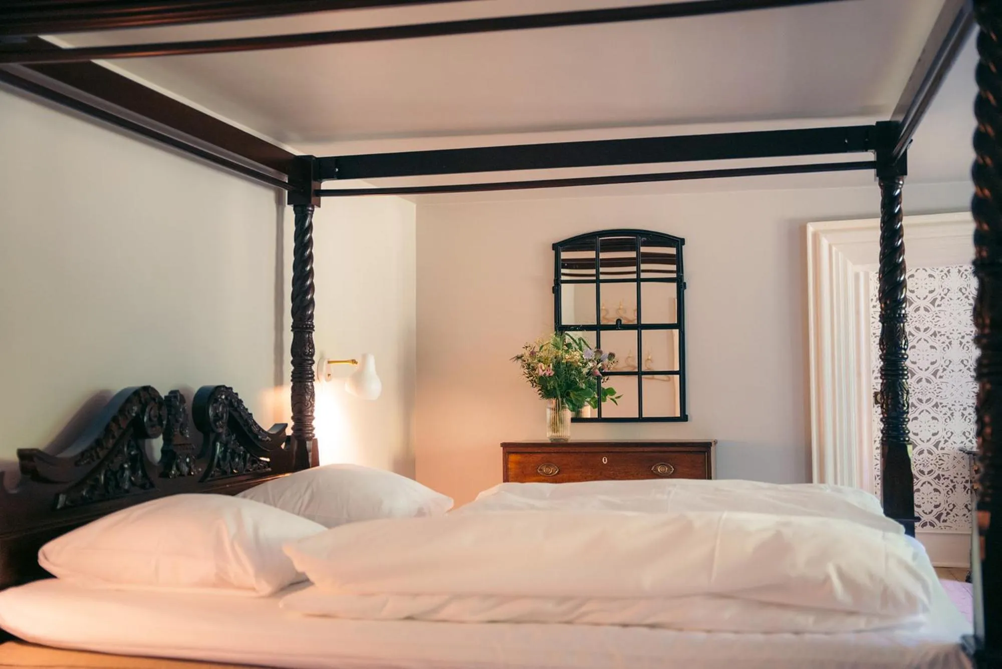 Bed in Broløkke Herregård