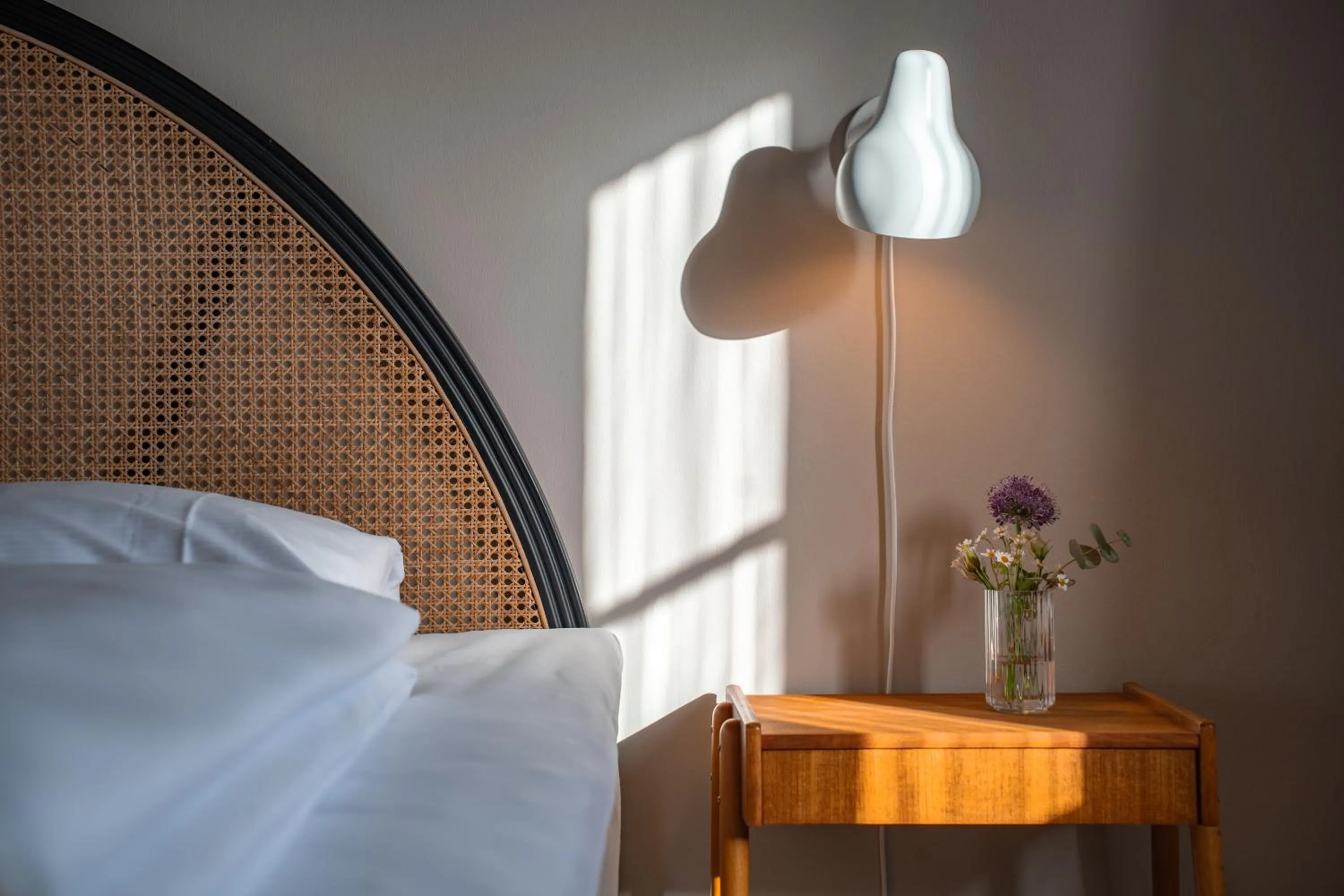 Property building, Bed in Broløkke Herregård