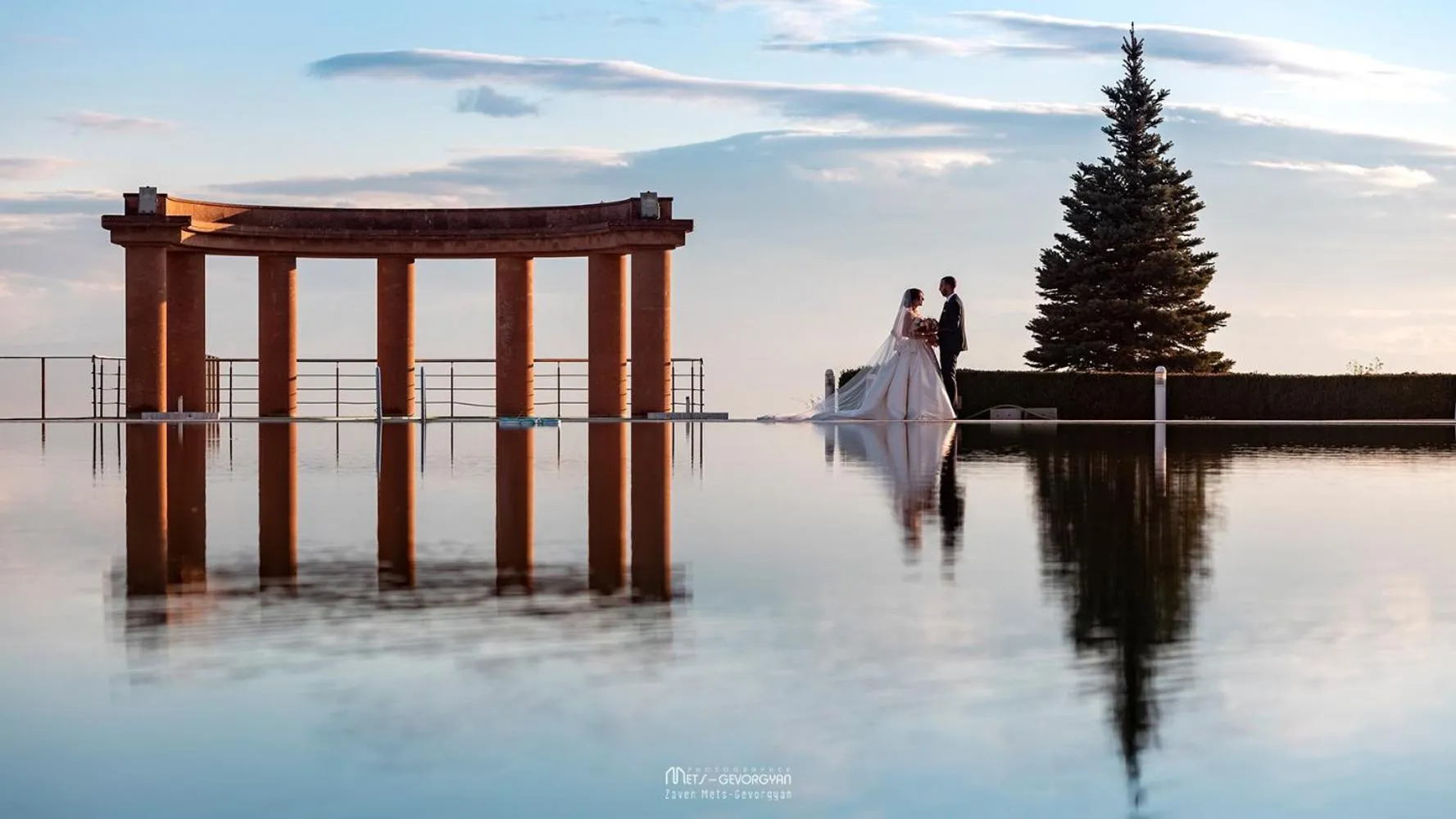 Swimming pool in Latar Hotel Yerevan