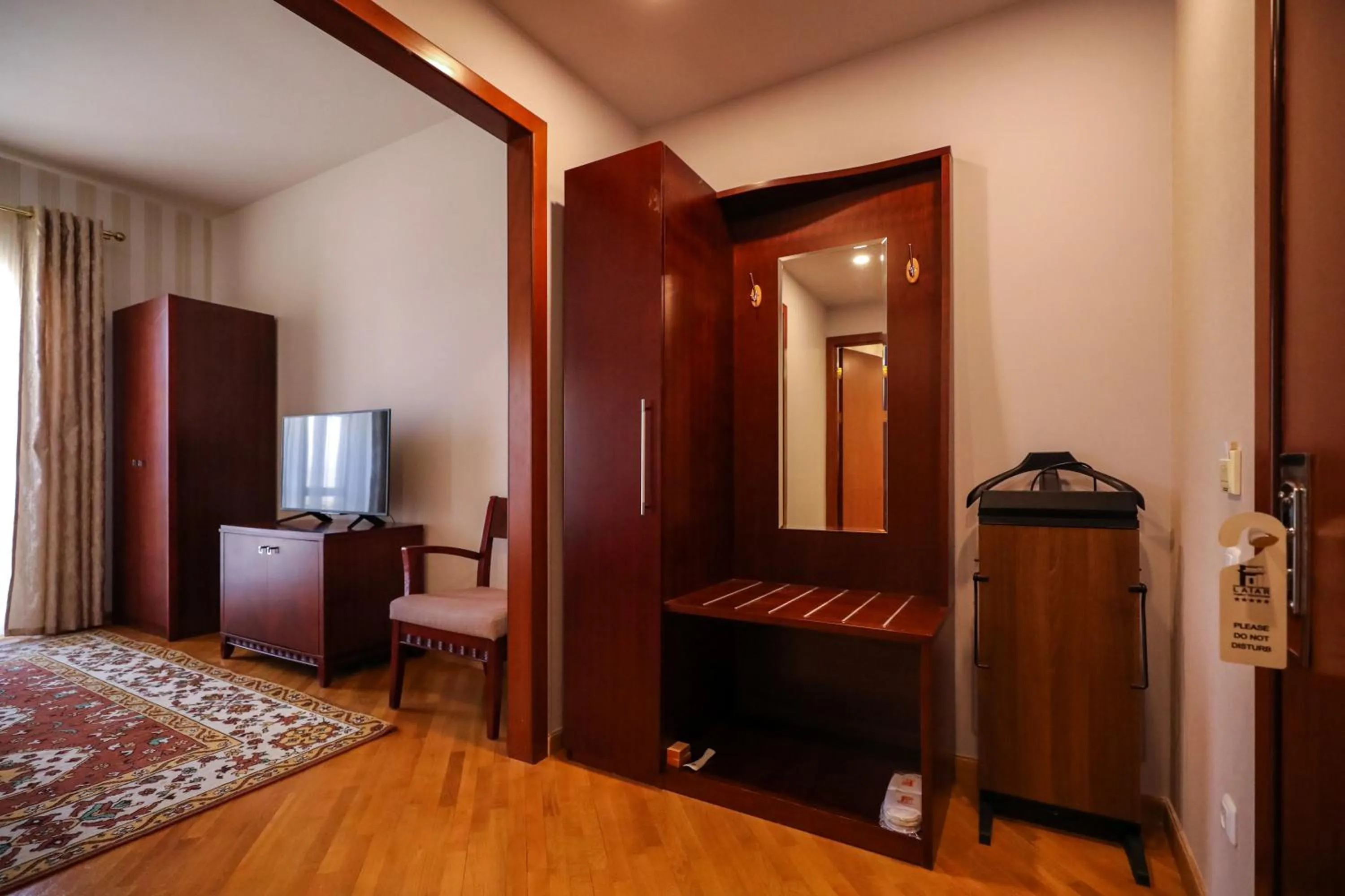 TV and multimedia, Bed in Latar Hotel Yerevan