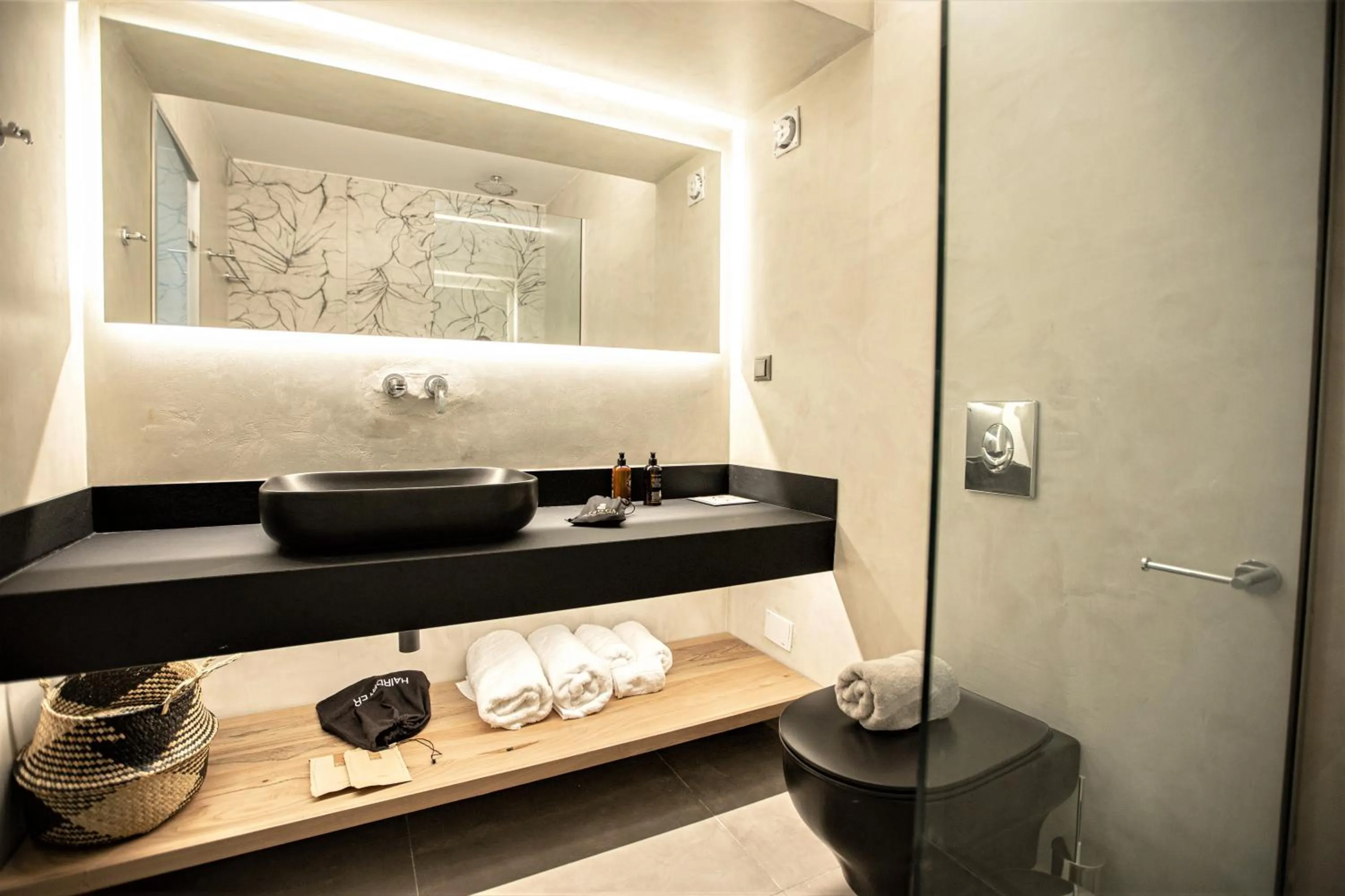 Bathroom in Akrotiri Olympus Luxury Suites - Adults Only