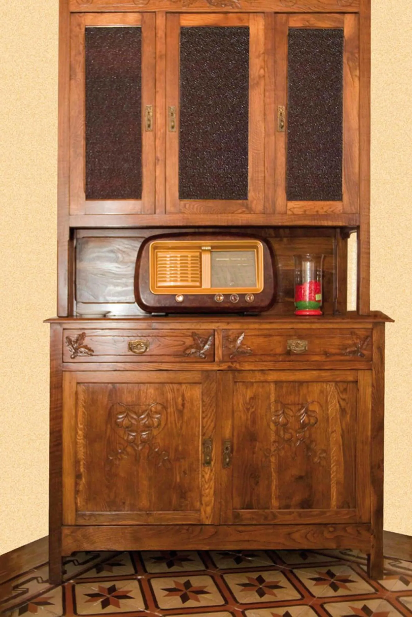 Decorative detail in Hotel Savoia e Campana