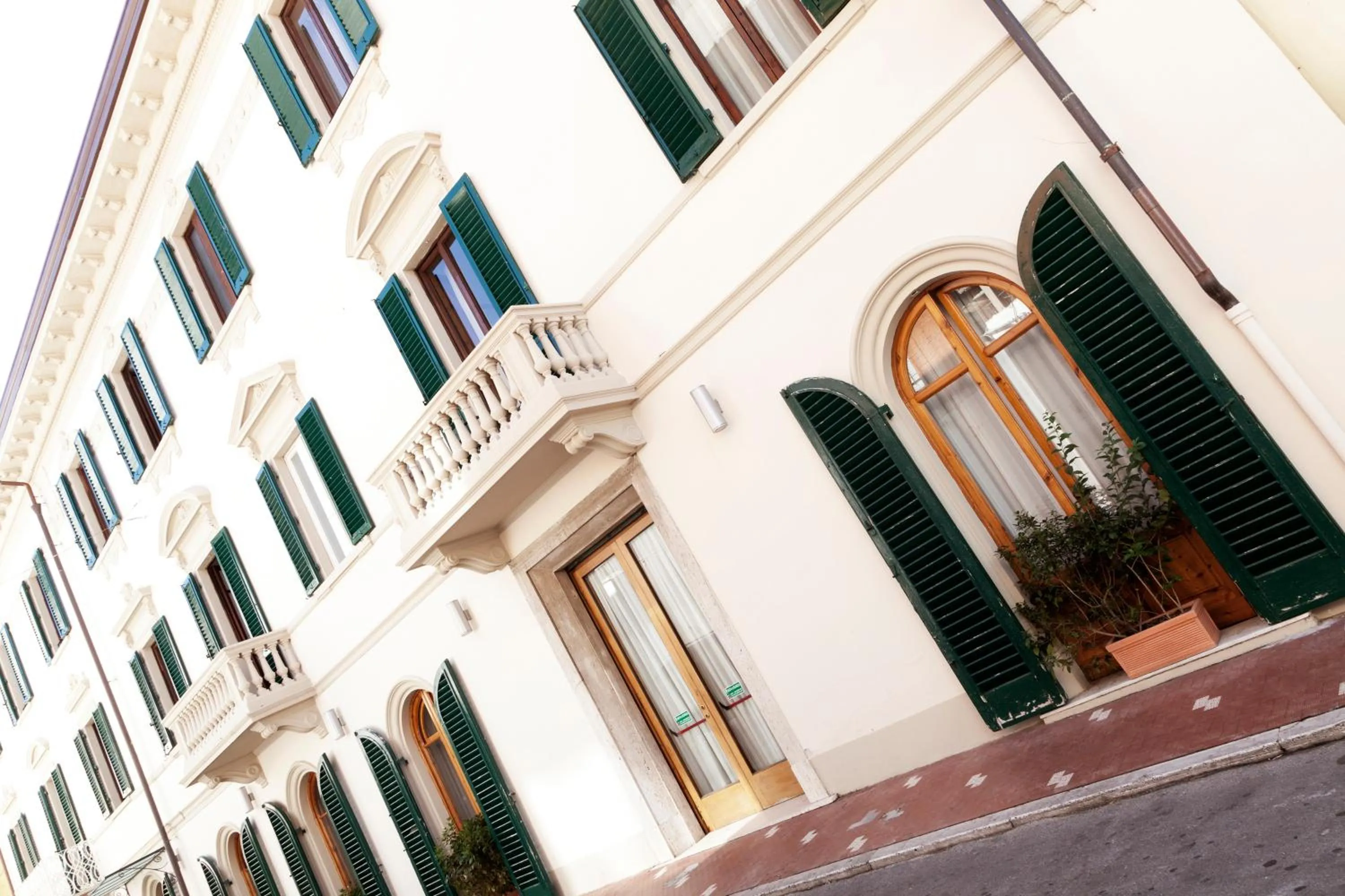 Facade/entrance in Hotel Savoia e Campana
