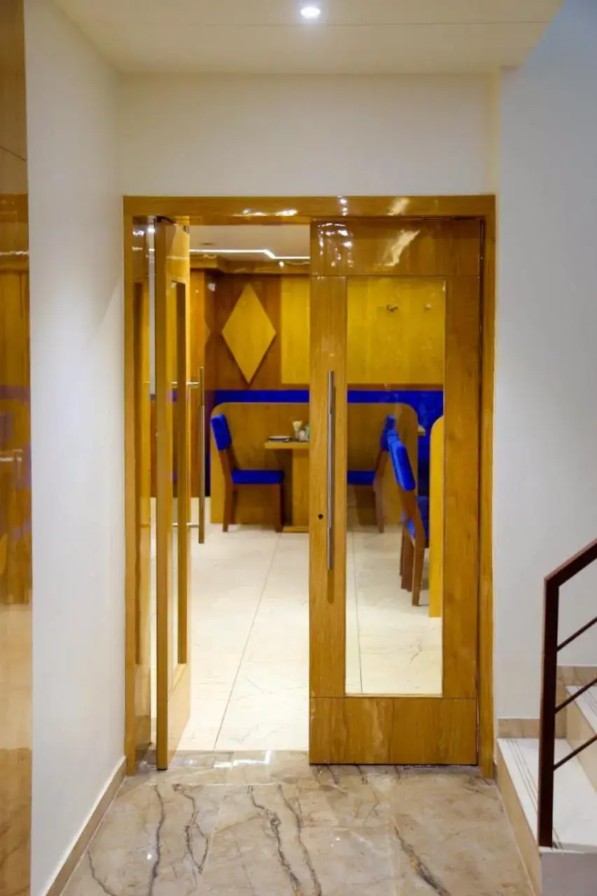 Restaurant/places to eat in Hotel Nova Pride Restaurant/places to eat in Hotel Nova Pride