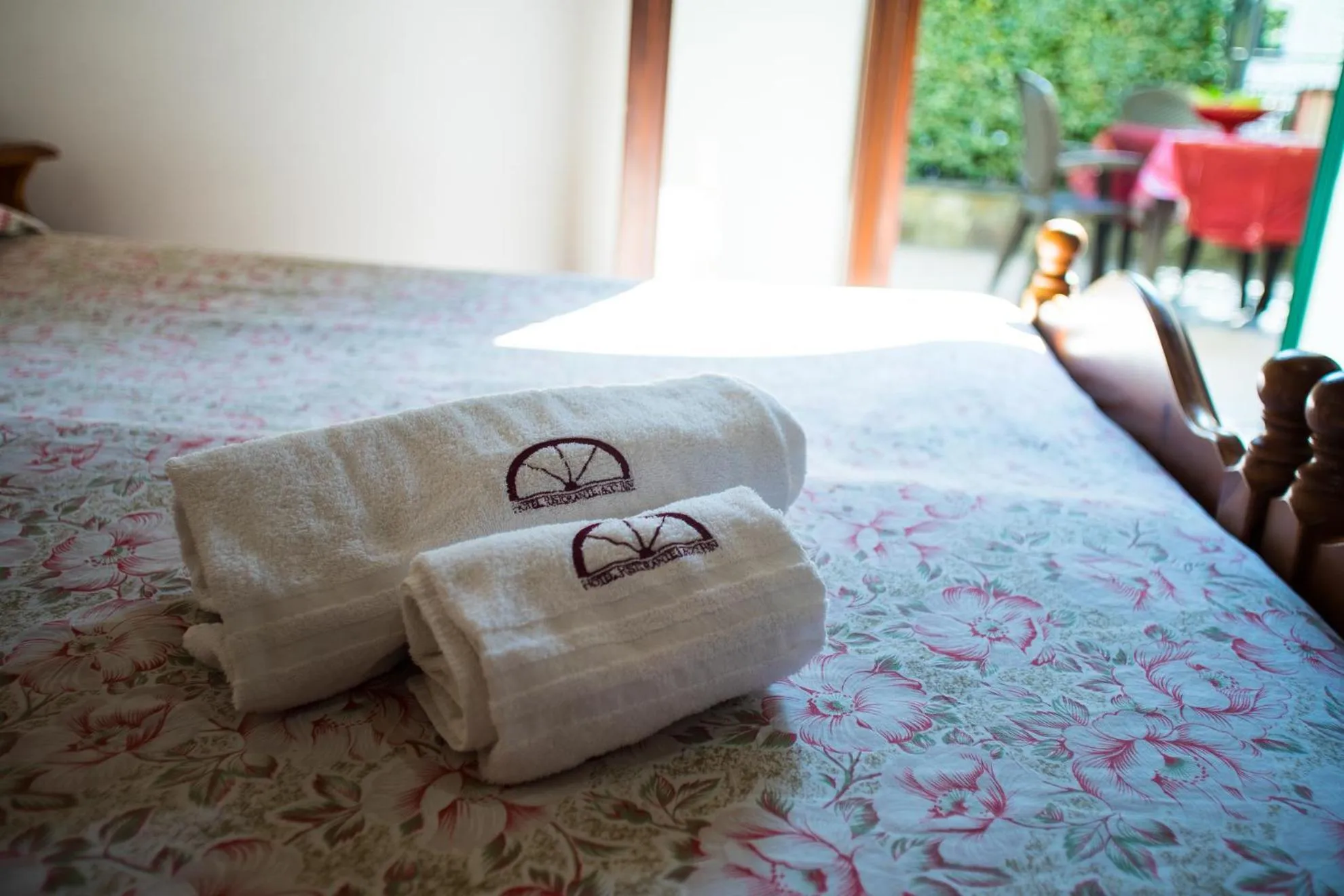Decorative detail, Bed in Hotel Lago Bin