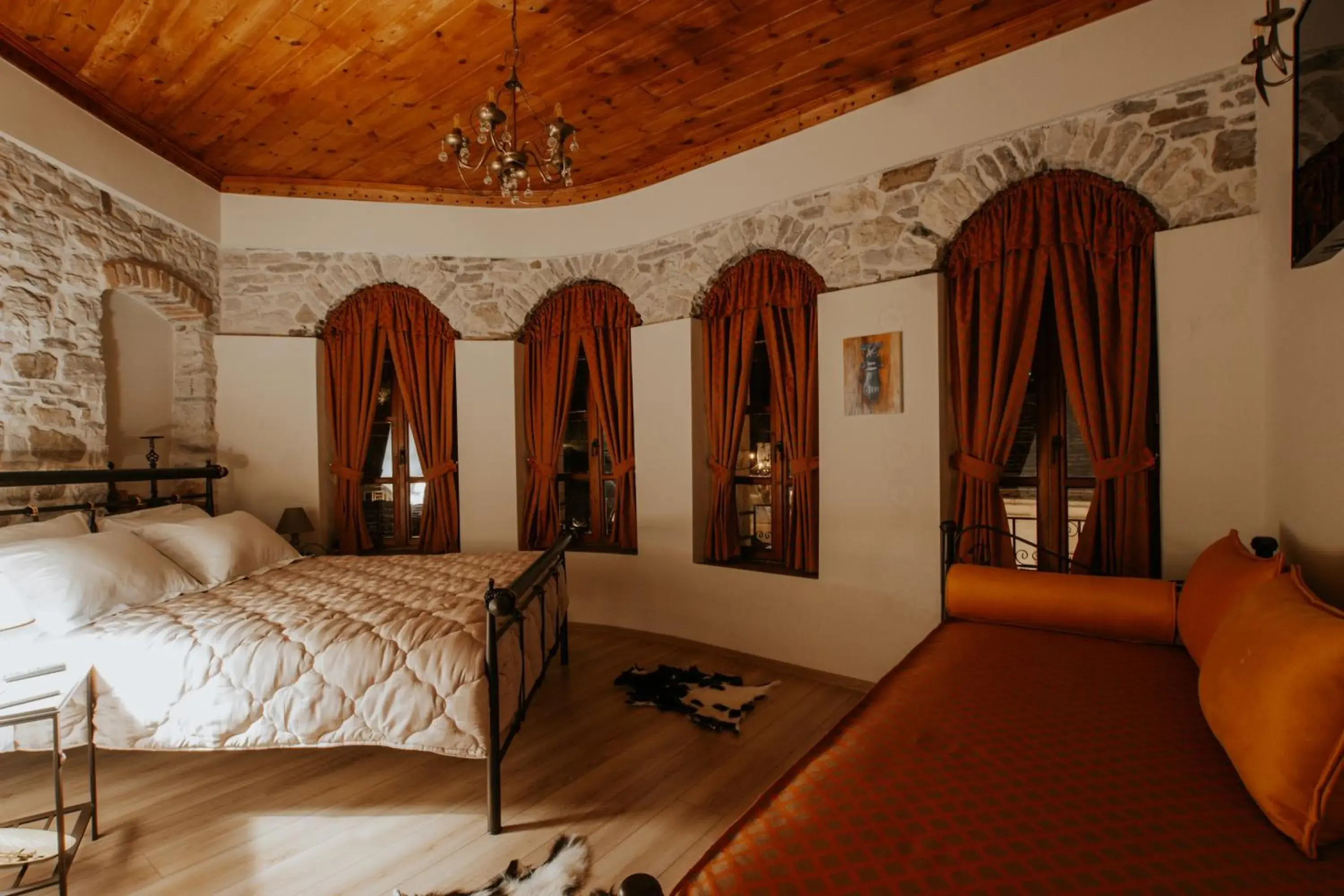 Triple Room with City View in Hotel SS KEKEZI Triple Room with City View in Hotel SS KEKEZI