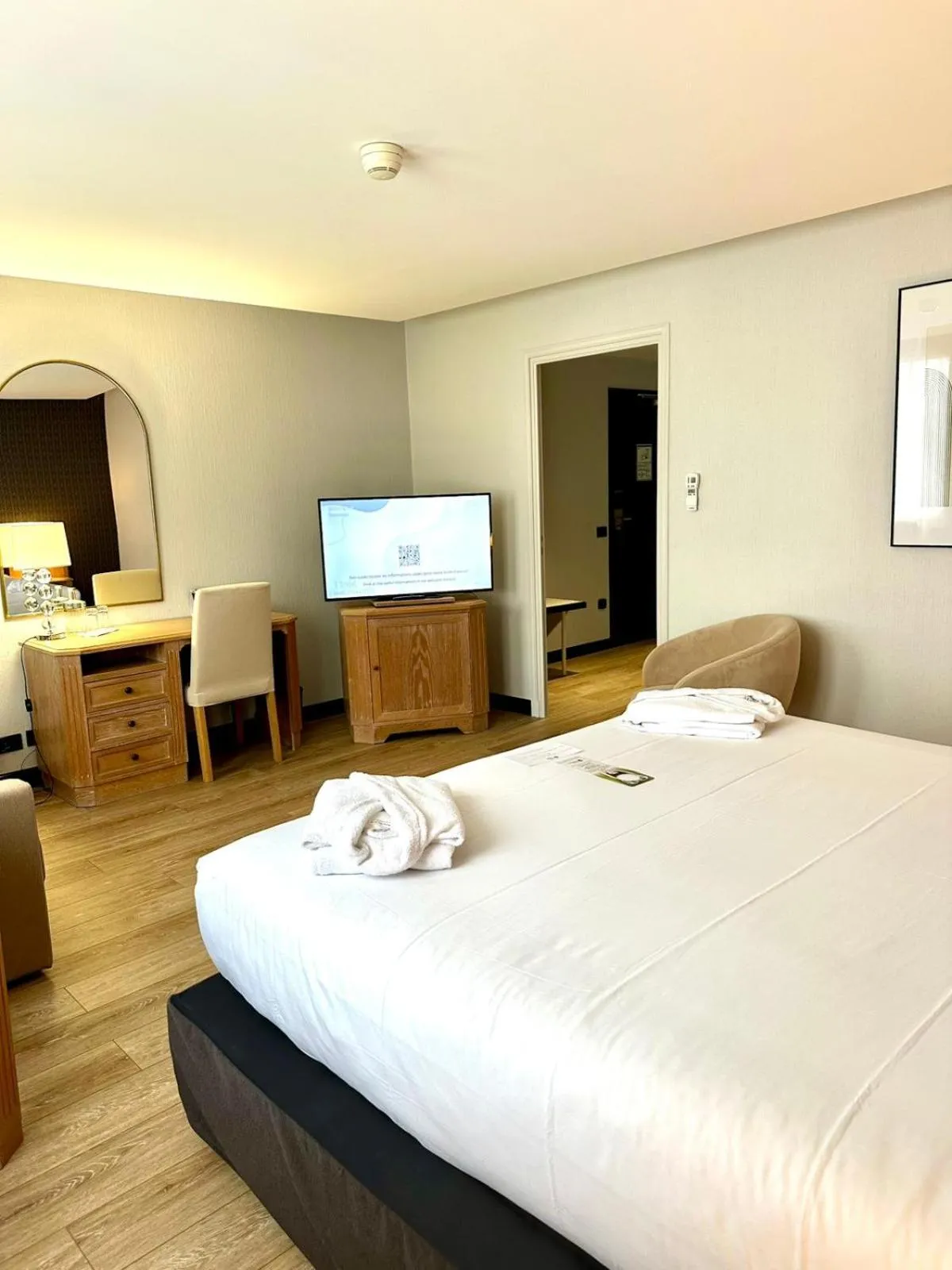 Bed in Best Western Plus Le Picardy