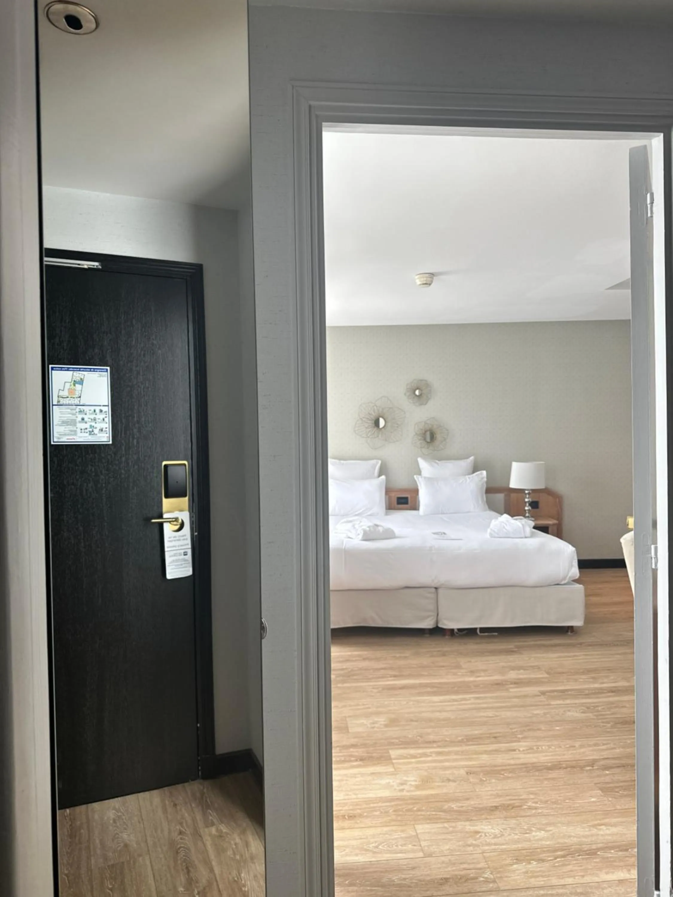 Bed in Best Western Plus Le Picardy