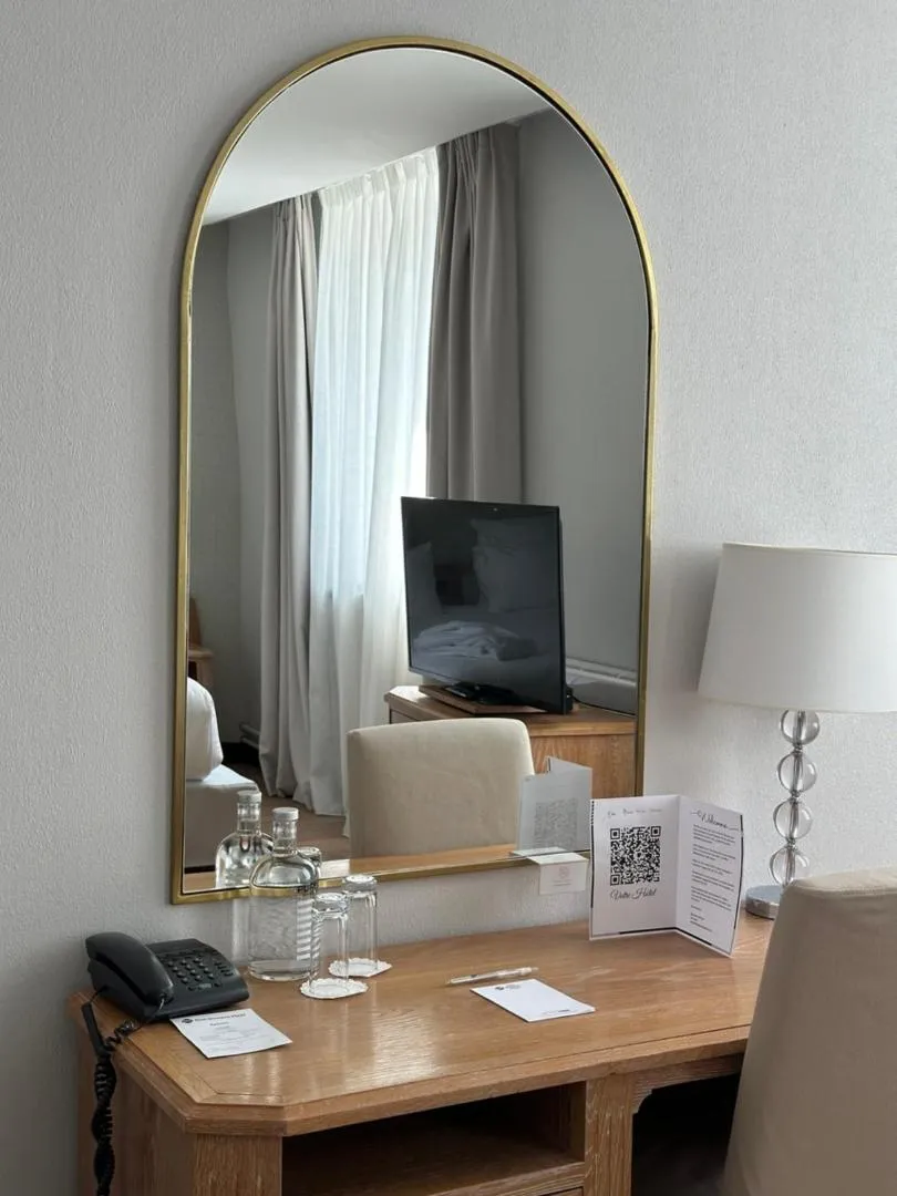 Seating area in Best Western Plus Le Picardy