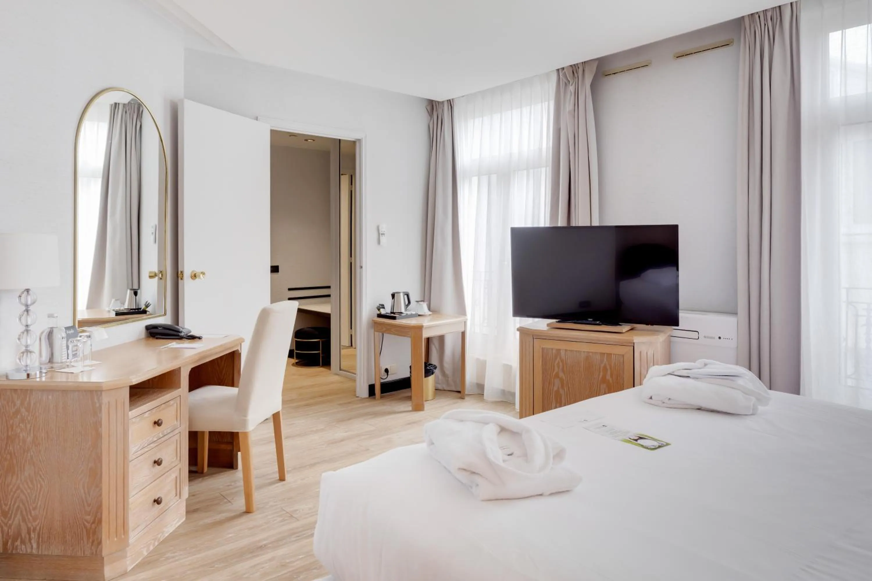 Bed in Best Western Plus Le Picardy