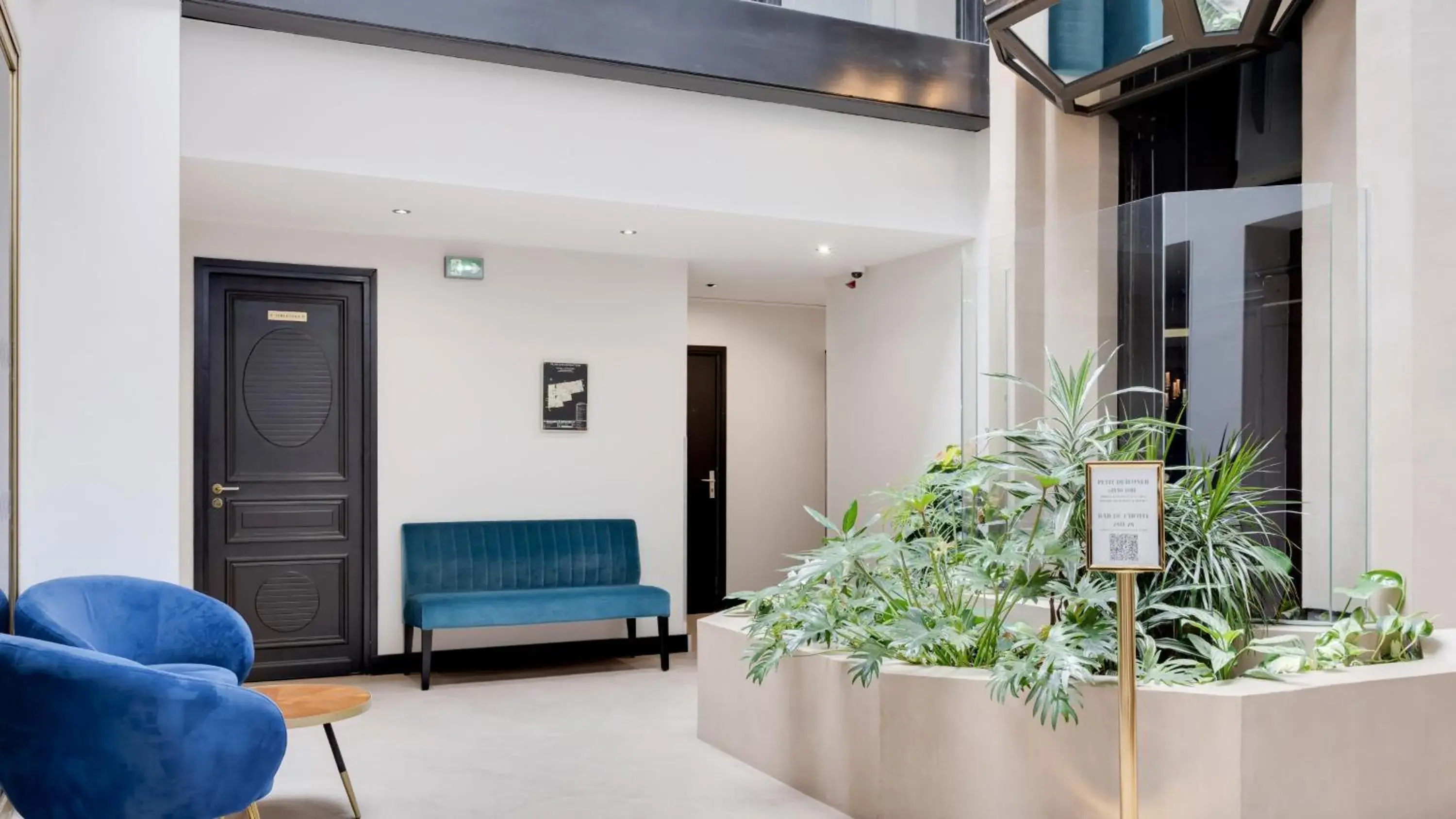 Lobby or reception in Best Western Plus Le Picardy Lobby or reception in Best Western Plus Le Picardy