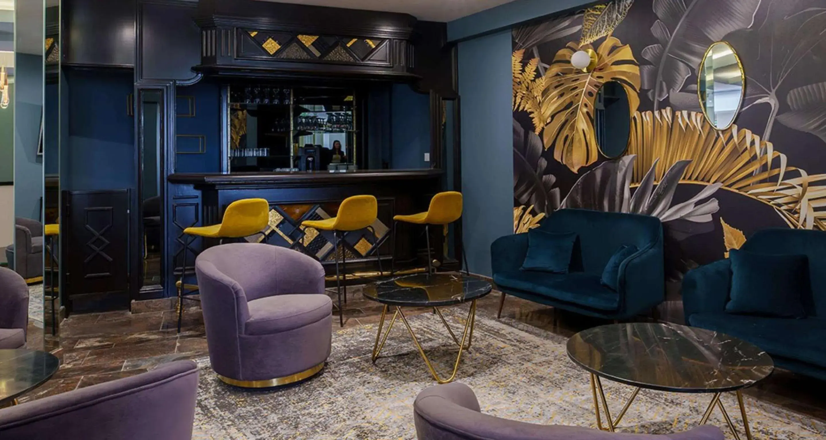 Lounge or bar in Best Western Plus Le Picardy Lounge or bar in Best Western Plus Le Picardy