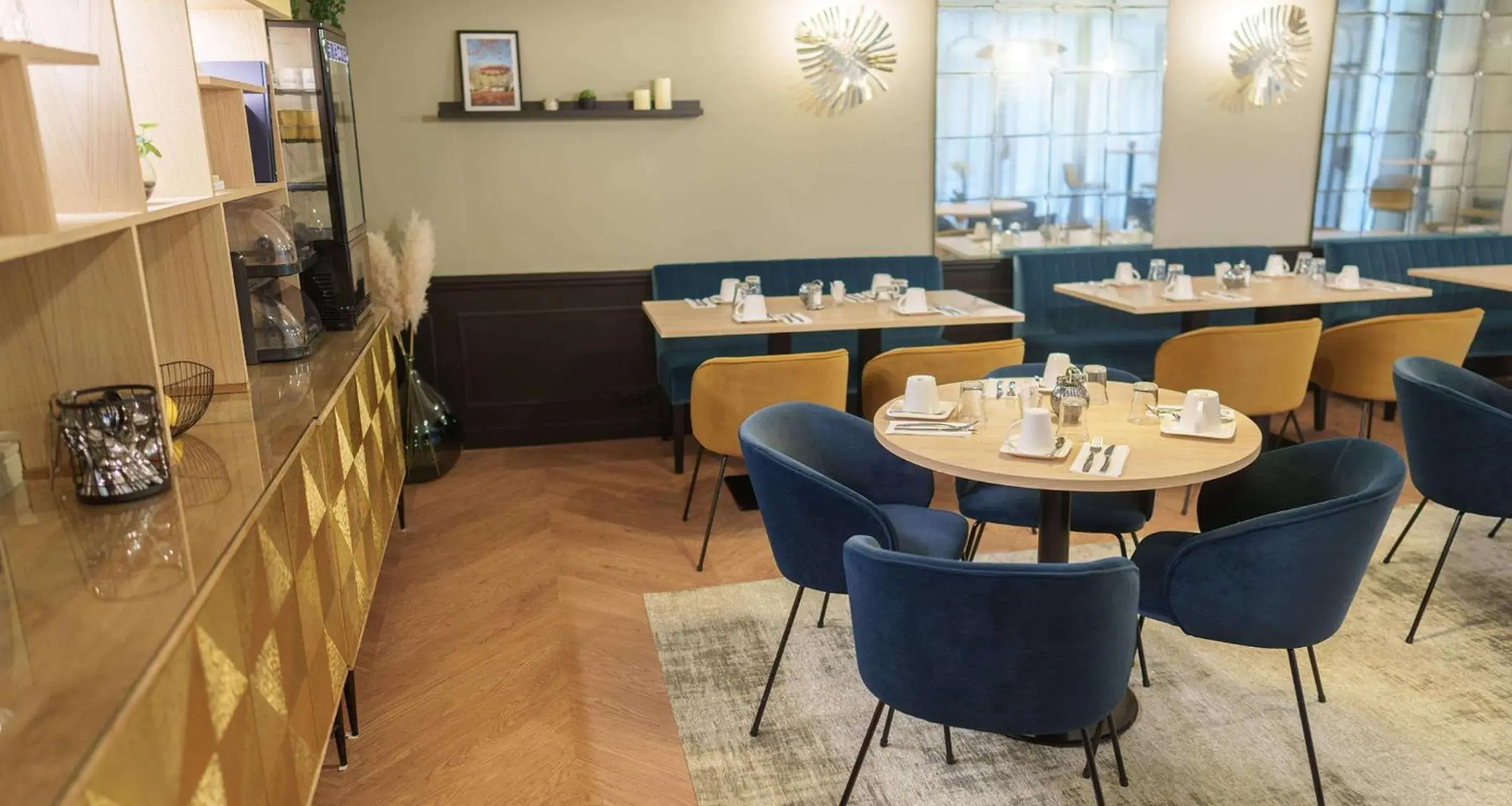 Breakfast in Best Western Plus Le Picardy Breakfast in Best Western Plus Le Picardy