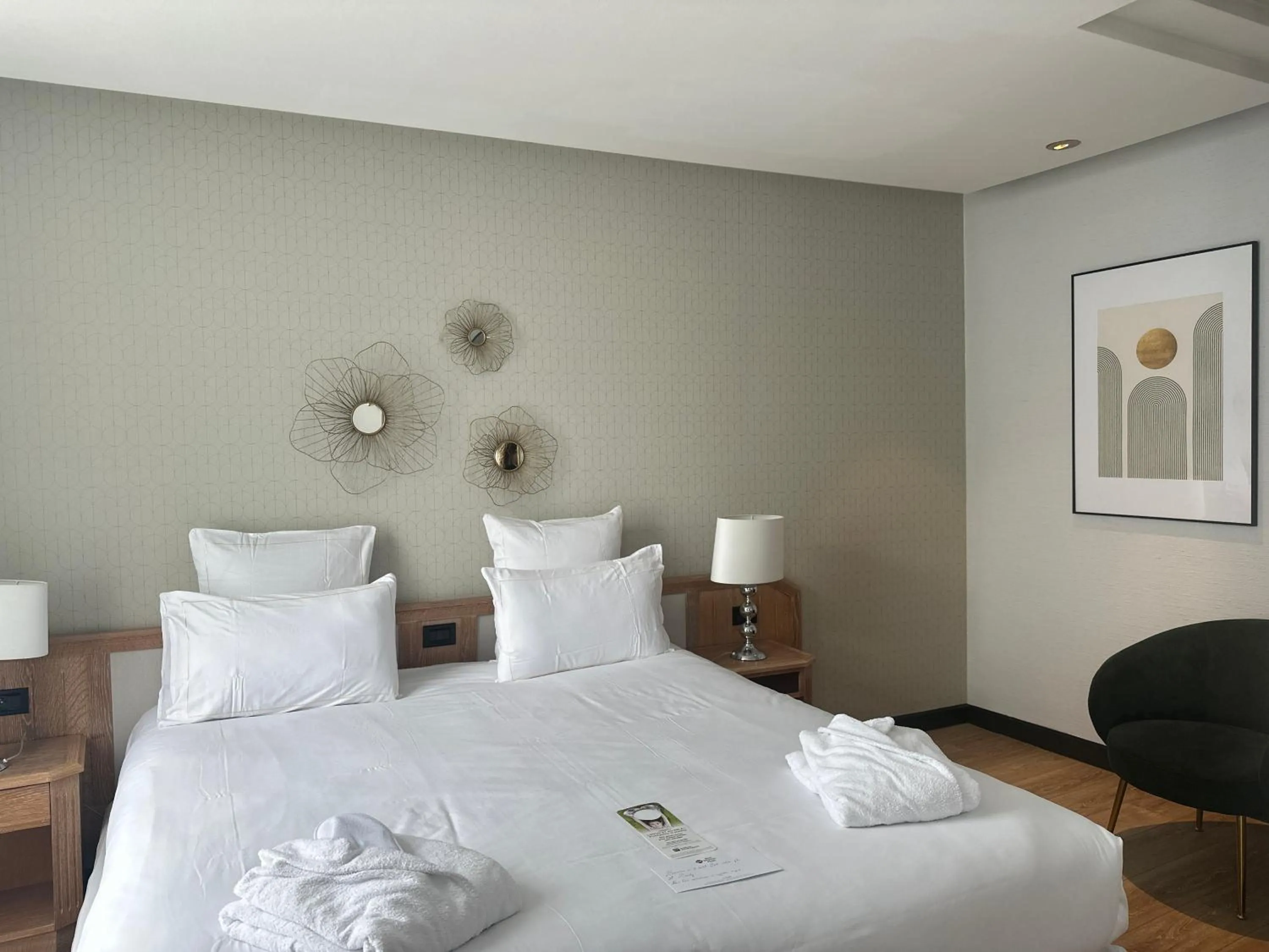 Bed in Best Western Plus Le Picardy