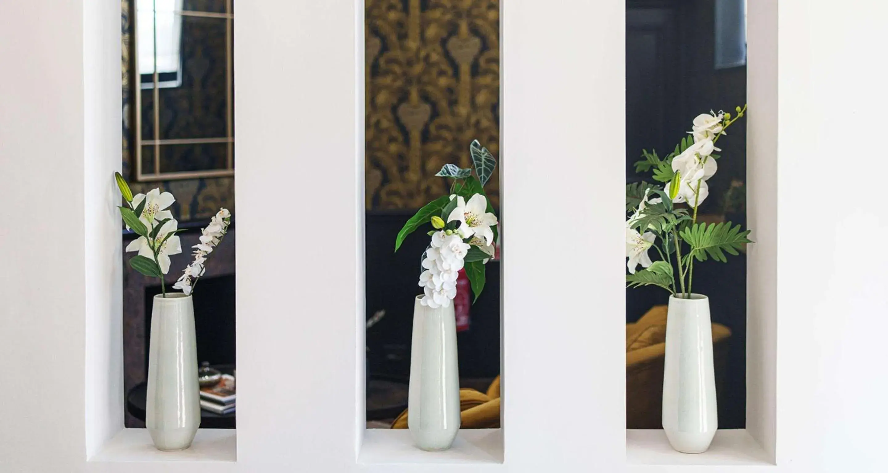 Lobby or reception in Best Western Plus Le Picardy Lobby or reception in Best Western Plus Le Picardy