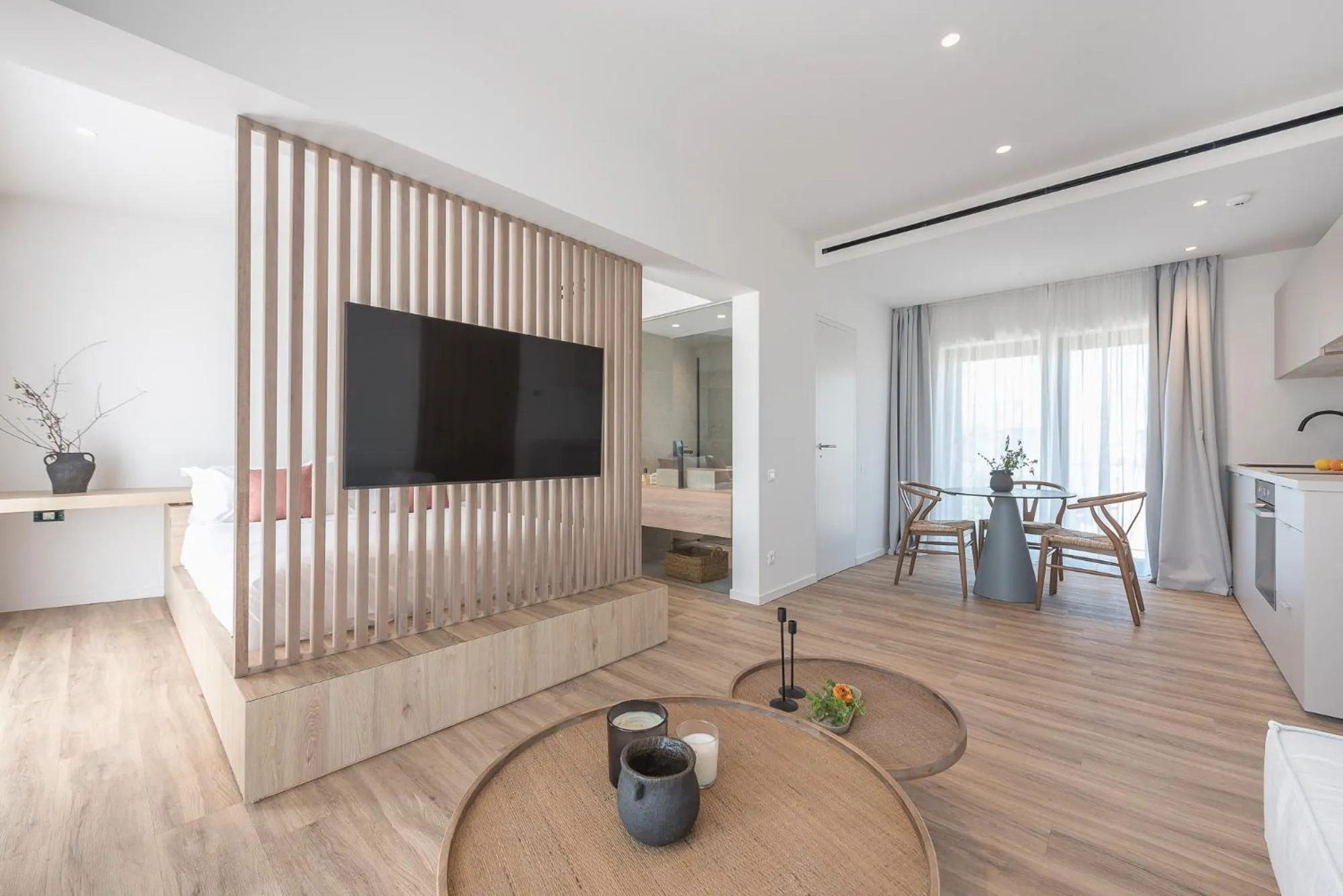 TV and multimedia in Ceramian Athens