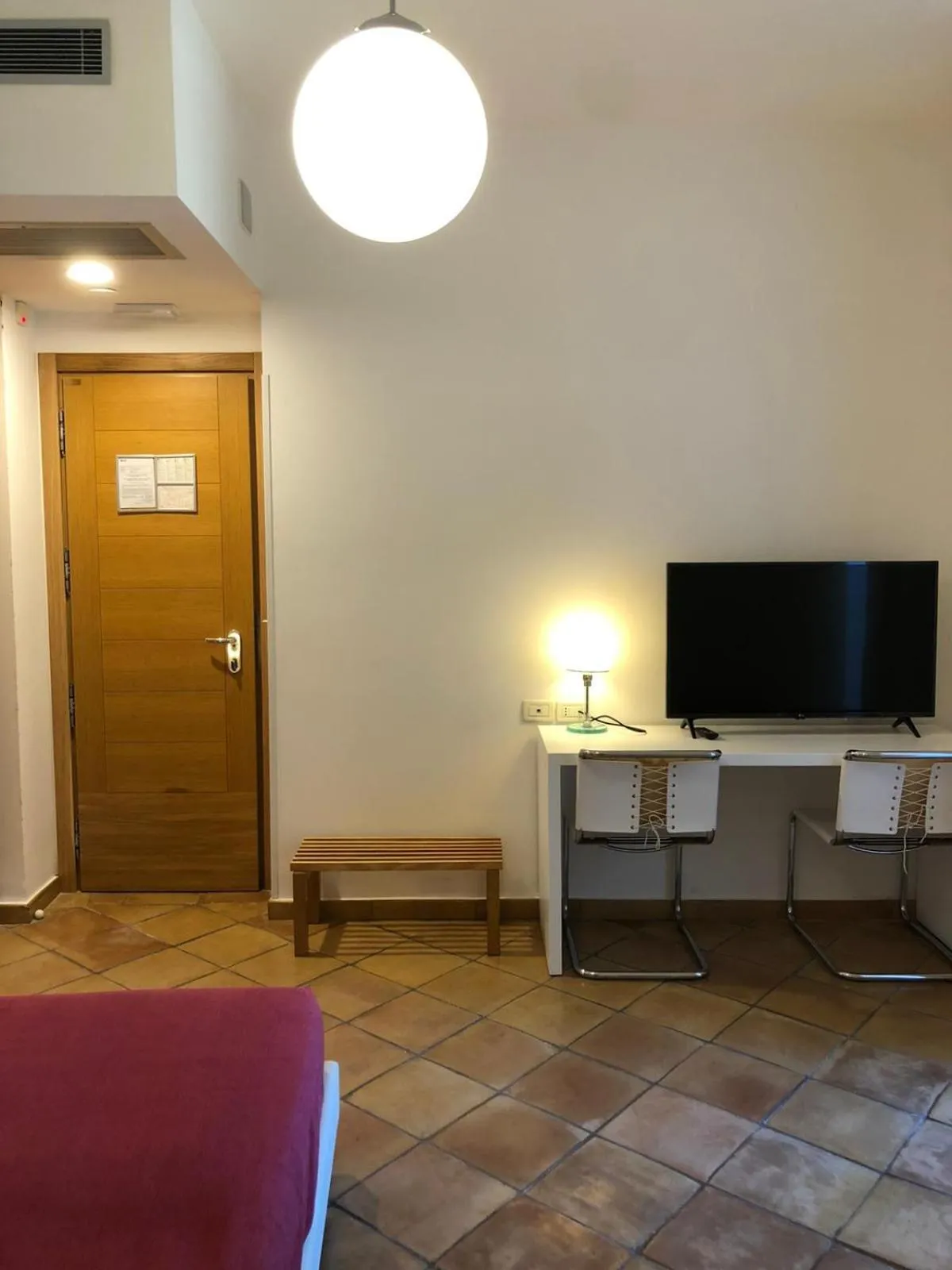 Communal lounge/ TV room, TV/Entertainment Center in Hotel Grotta Di Tiberio