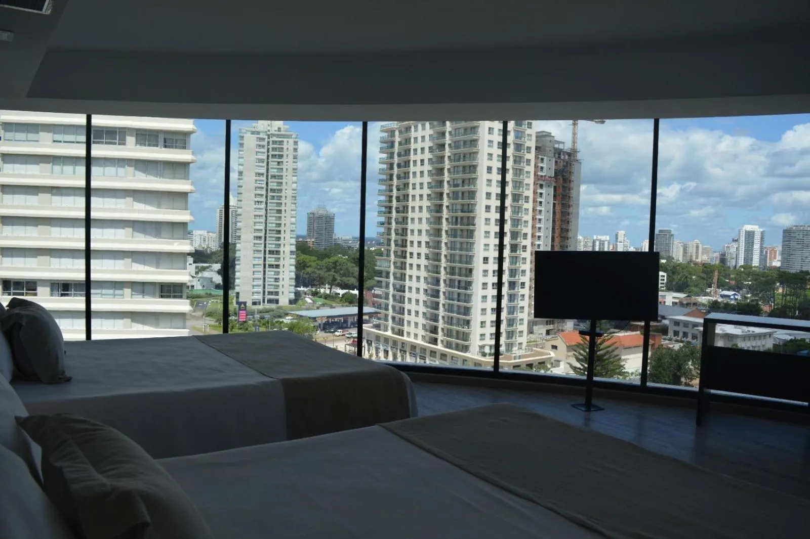 City view, Bed in Don Hotel