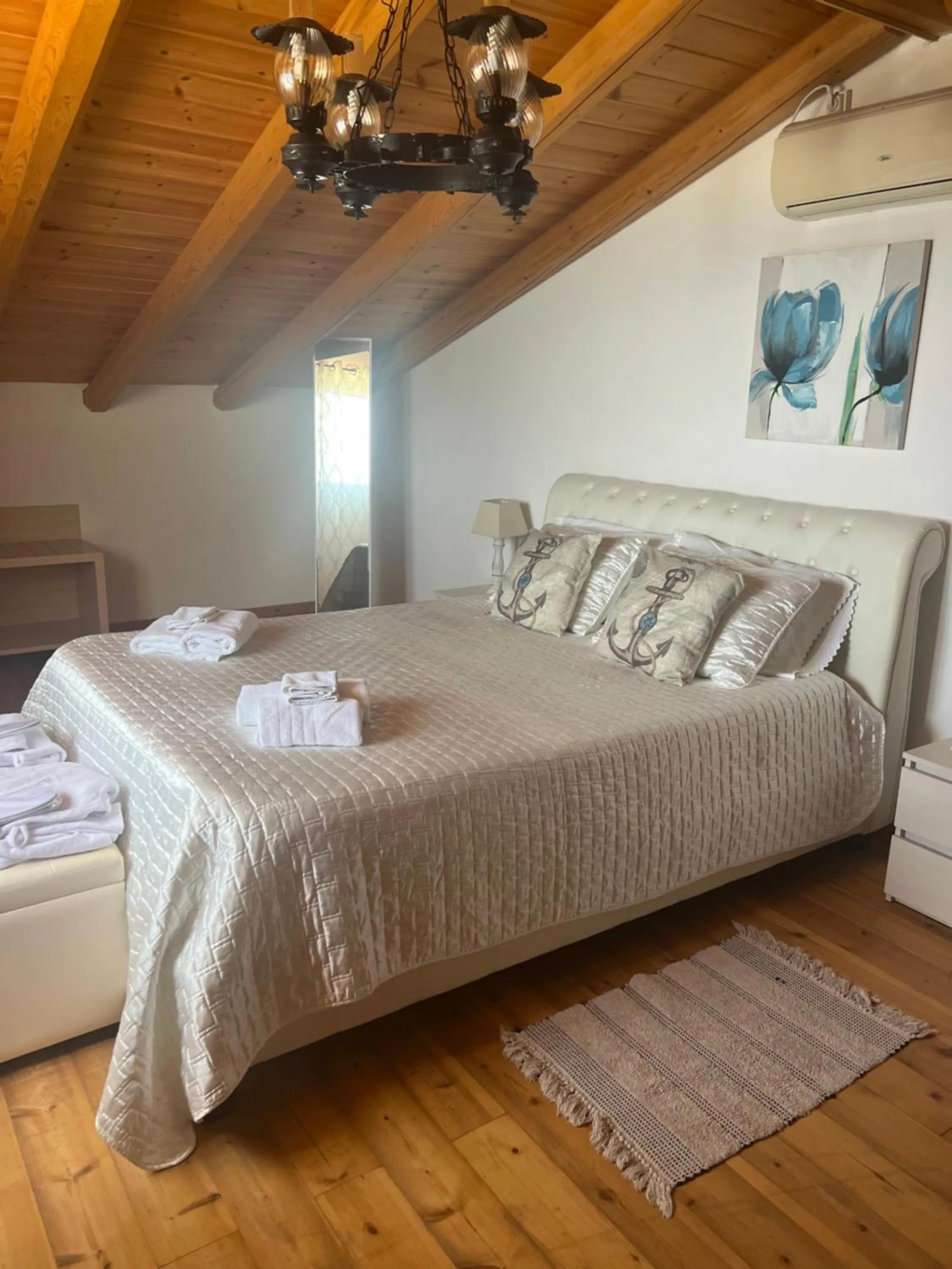 Bed in SAN GEORGE COVE