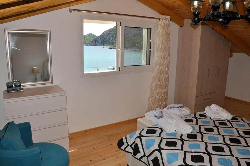 Bed in SAN GEORGE COVE