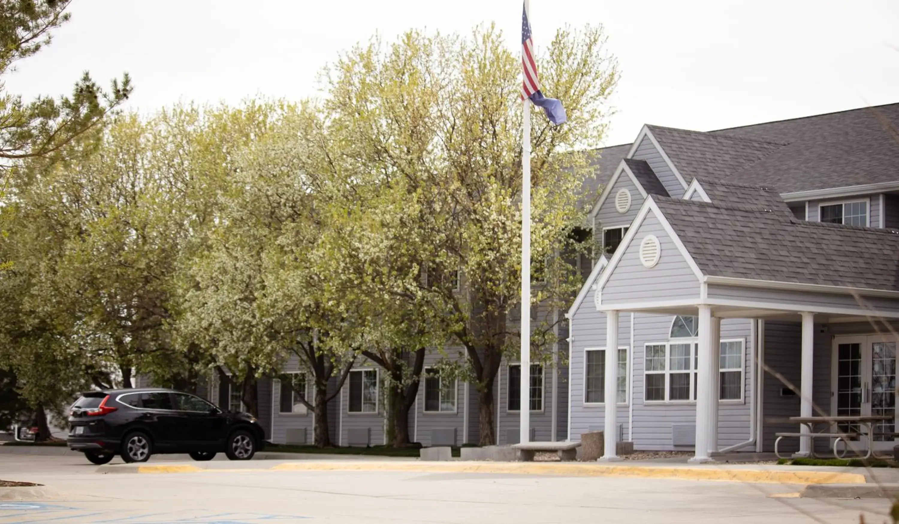 Facade/entrance in Monument Inn & Suites Facade/entrance in Monument Inn & Suites