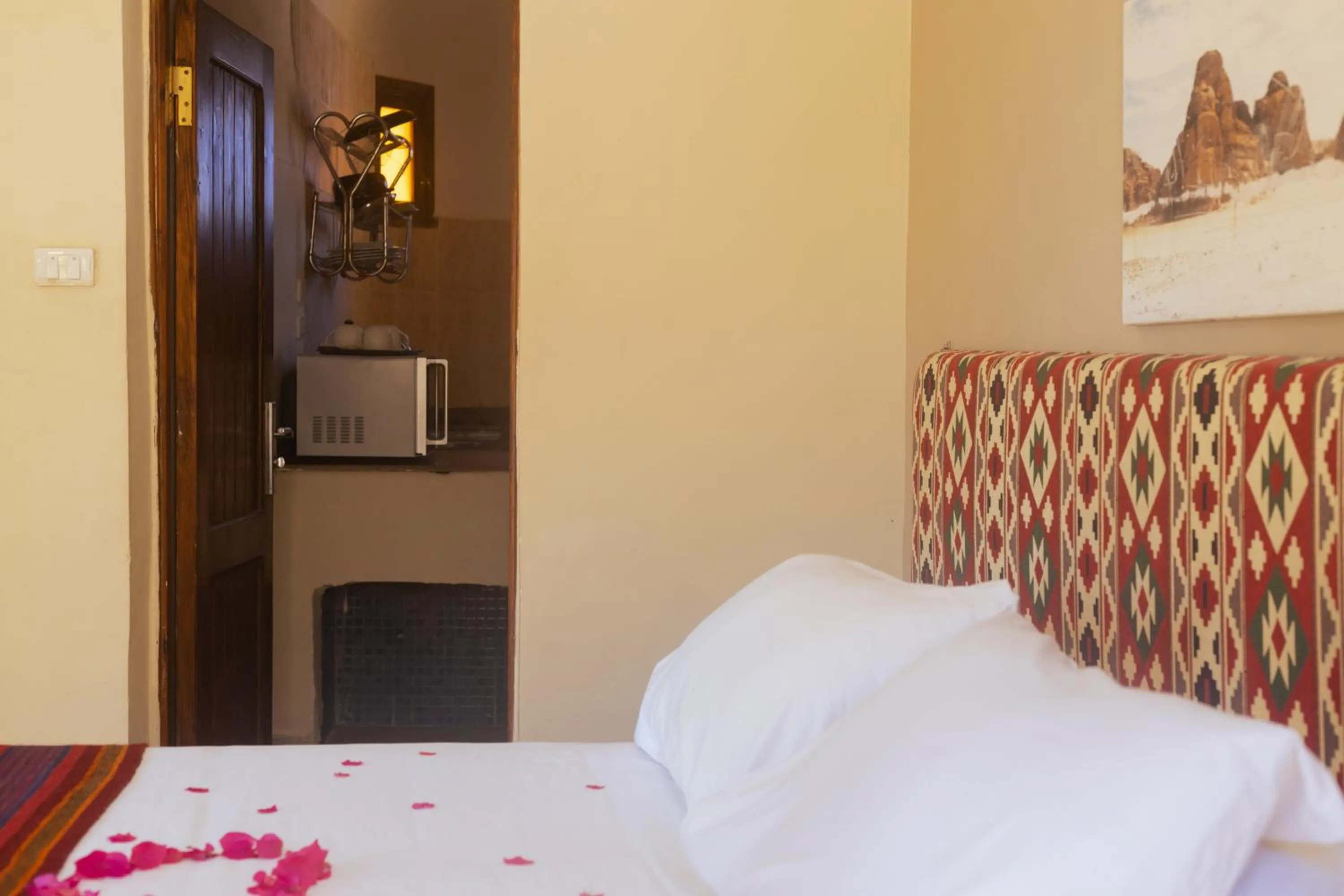 Bedroom, Bed in The Bedouin Moon