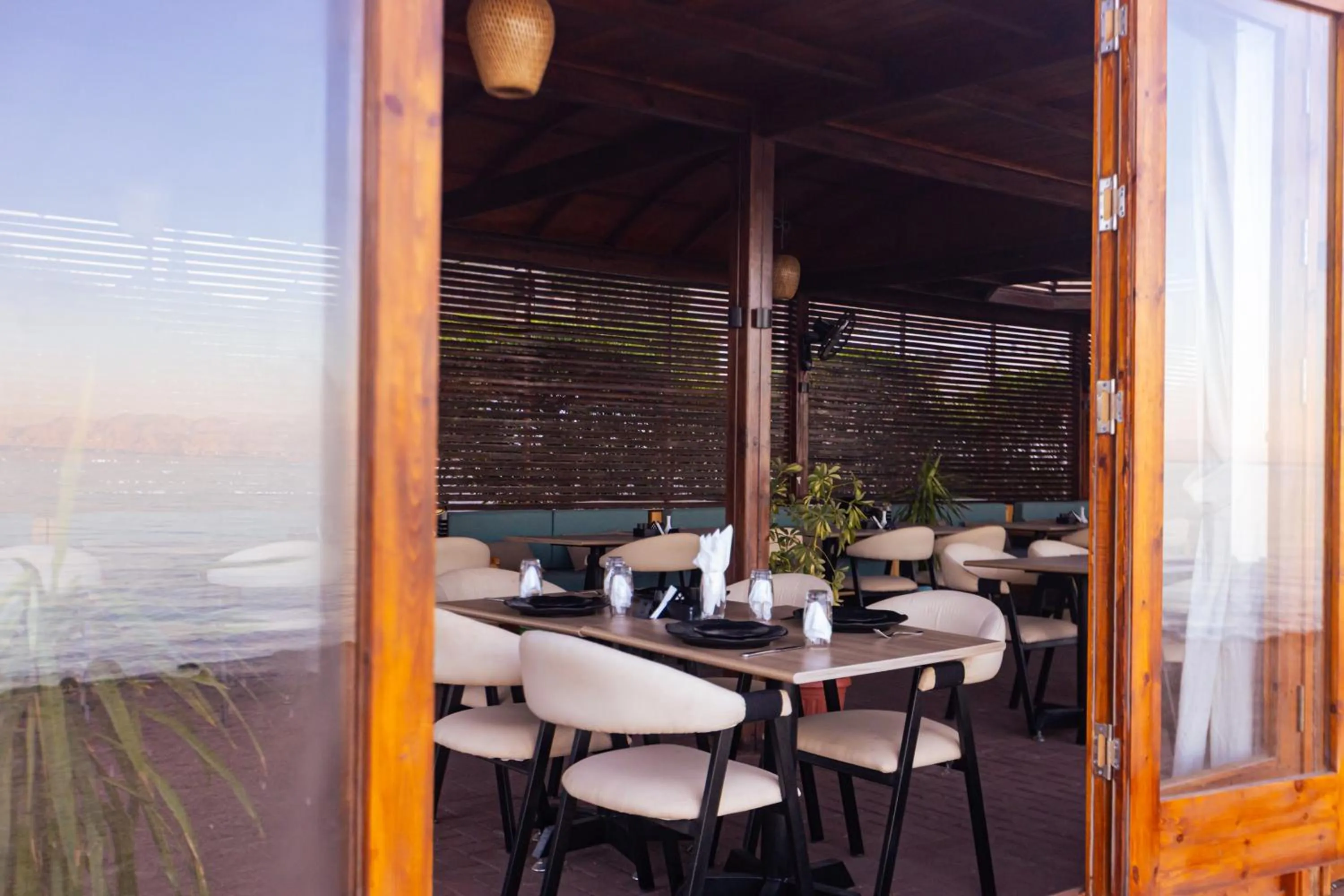 Restaurant/places to eat in The Bedouin Moon