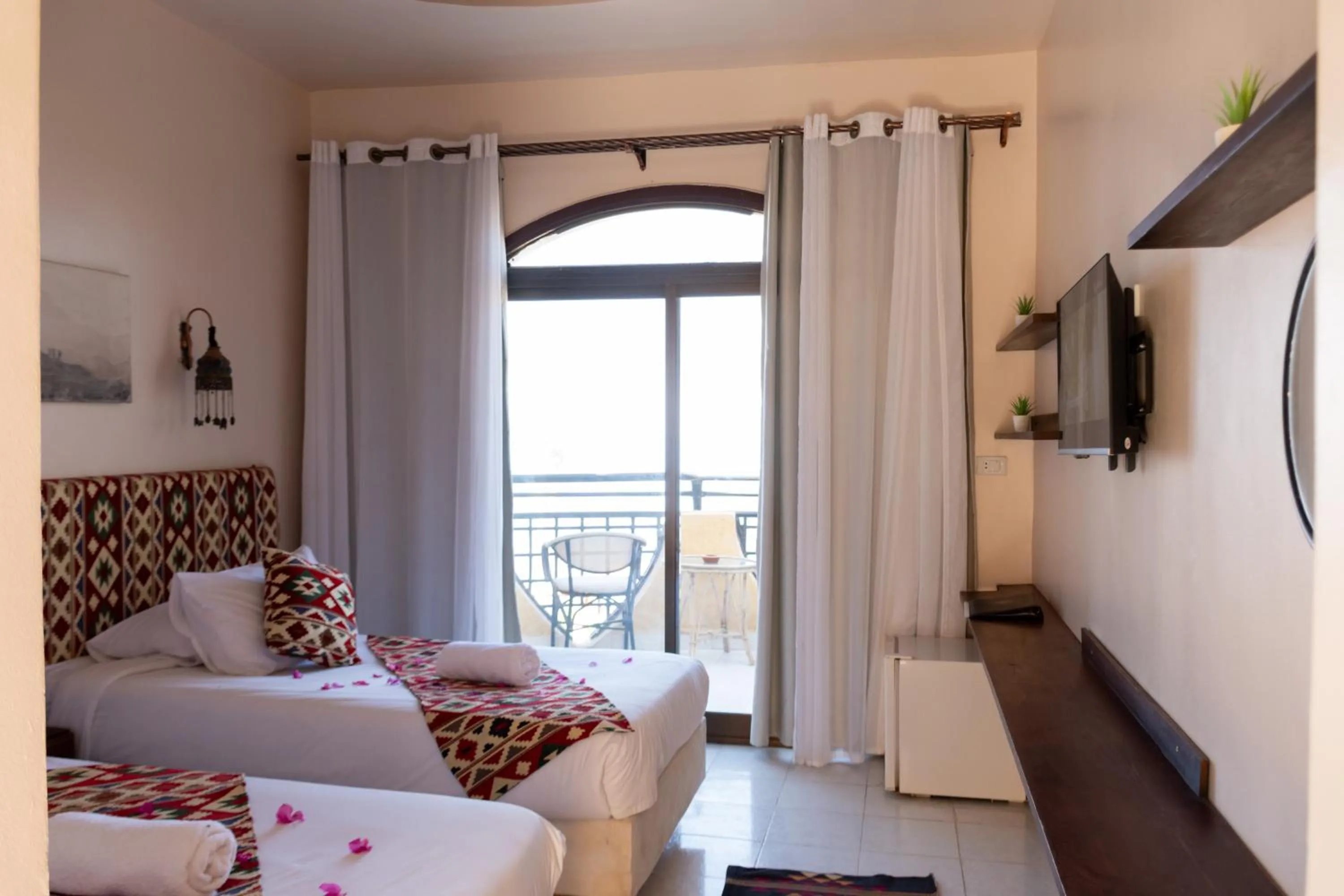 TV and multimedia, Bed in The Bedouin Moon