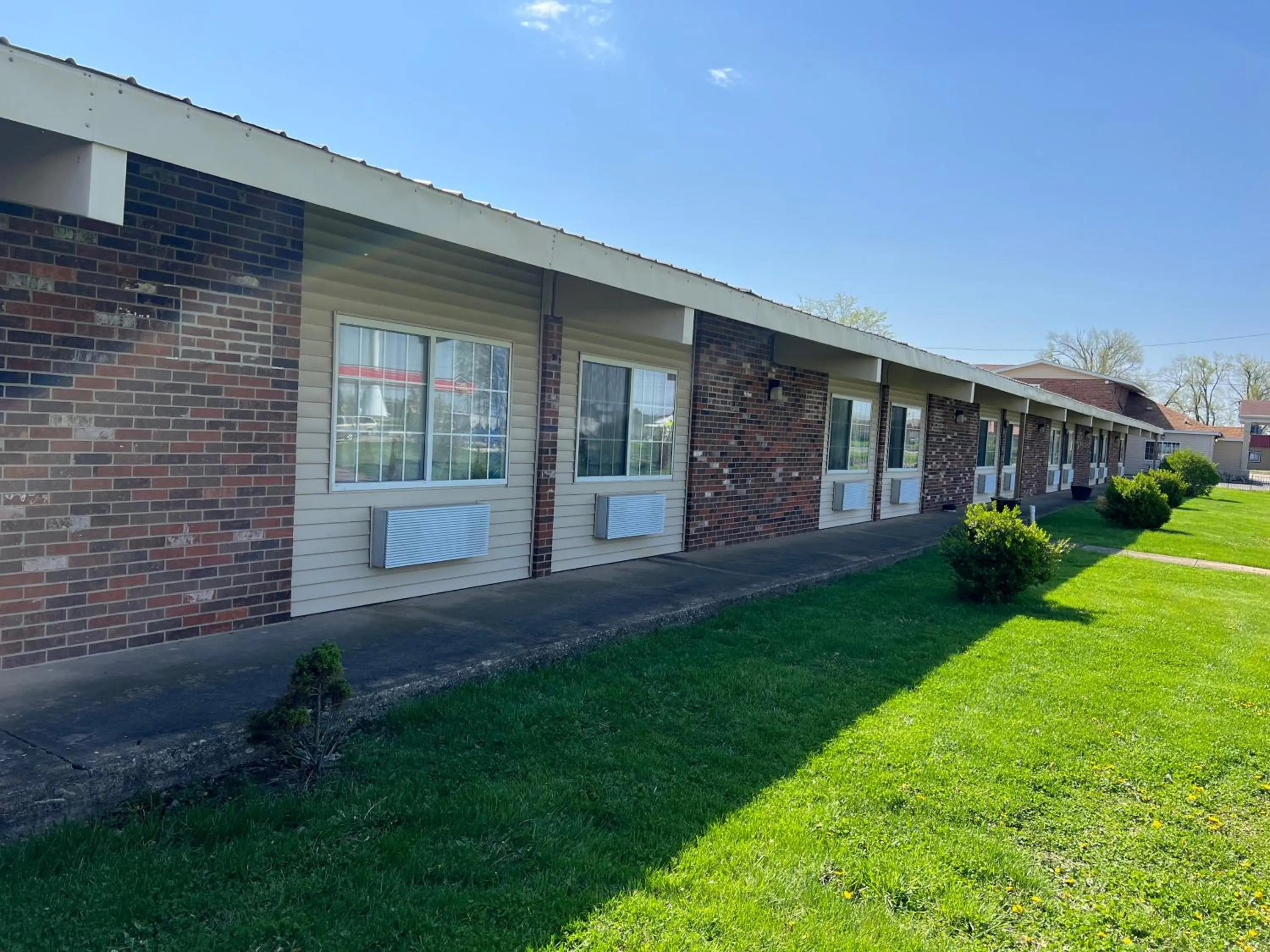 Natural landscape in Town & Country Motel