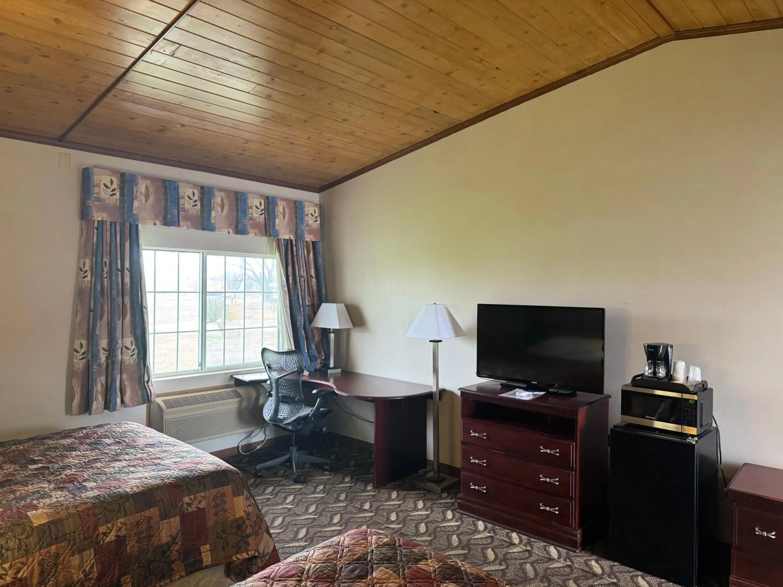 TV and multimedia, Bed in Town & Country Motel