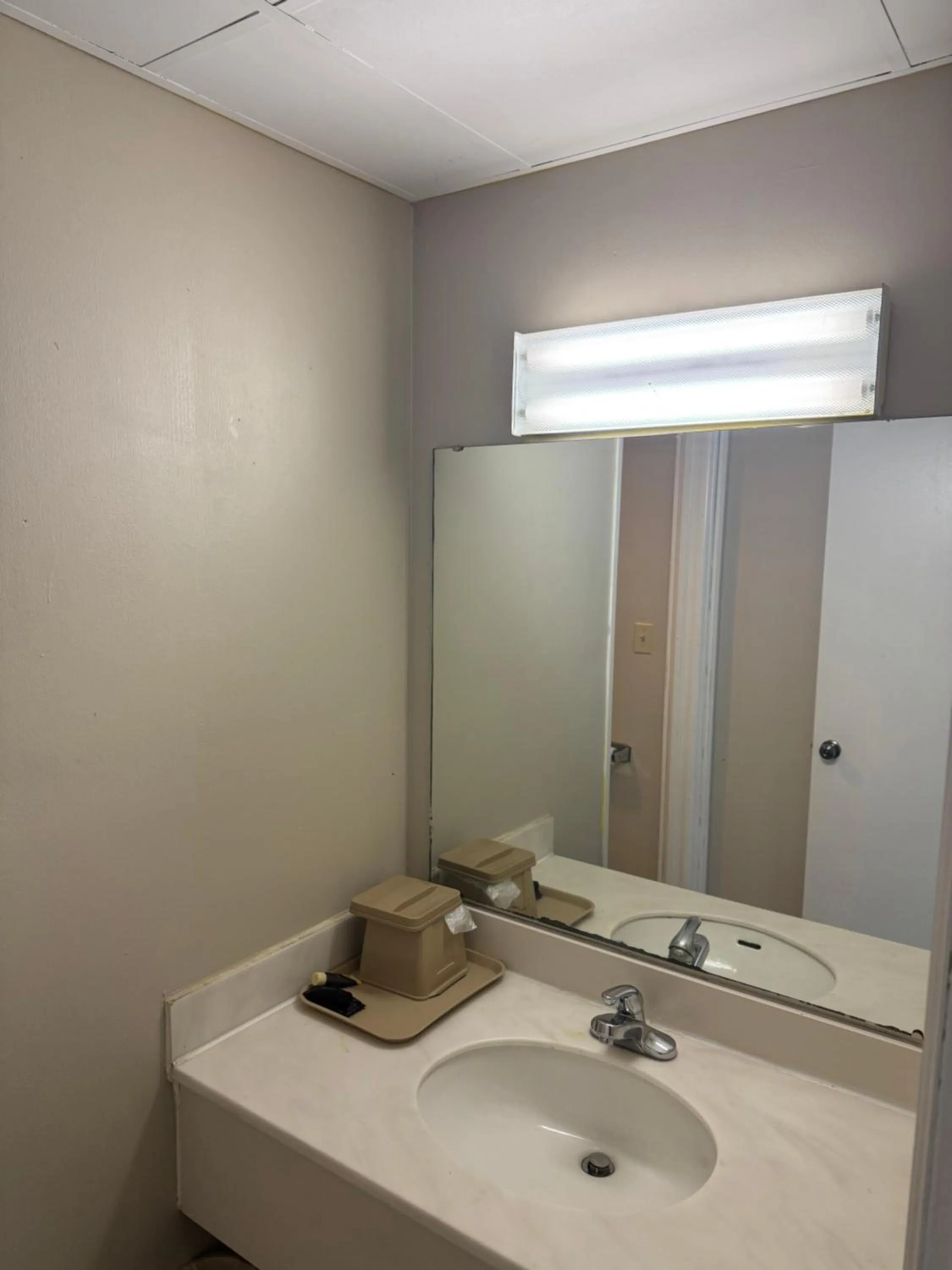 Bathroom in Town & Country Motel