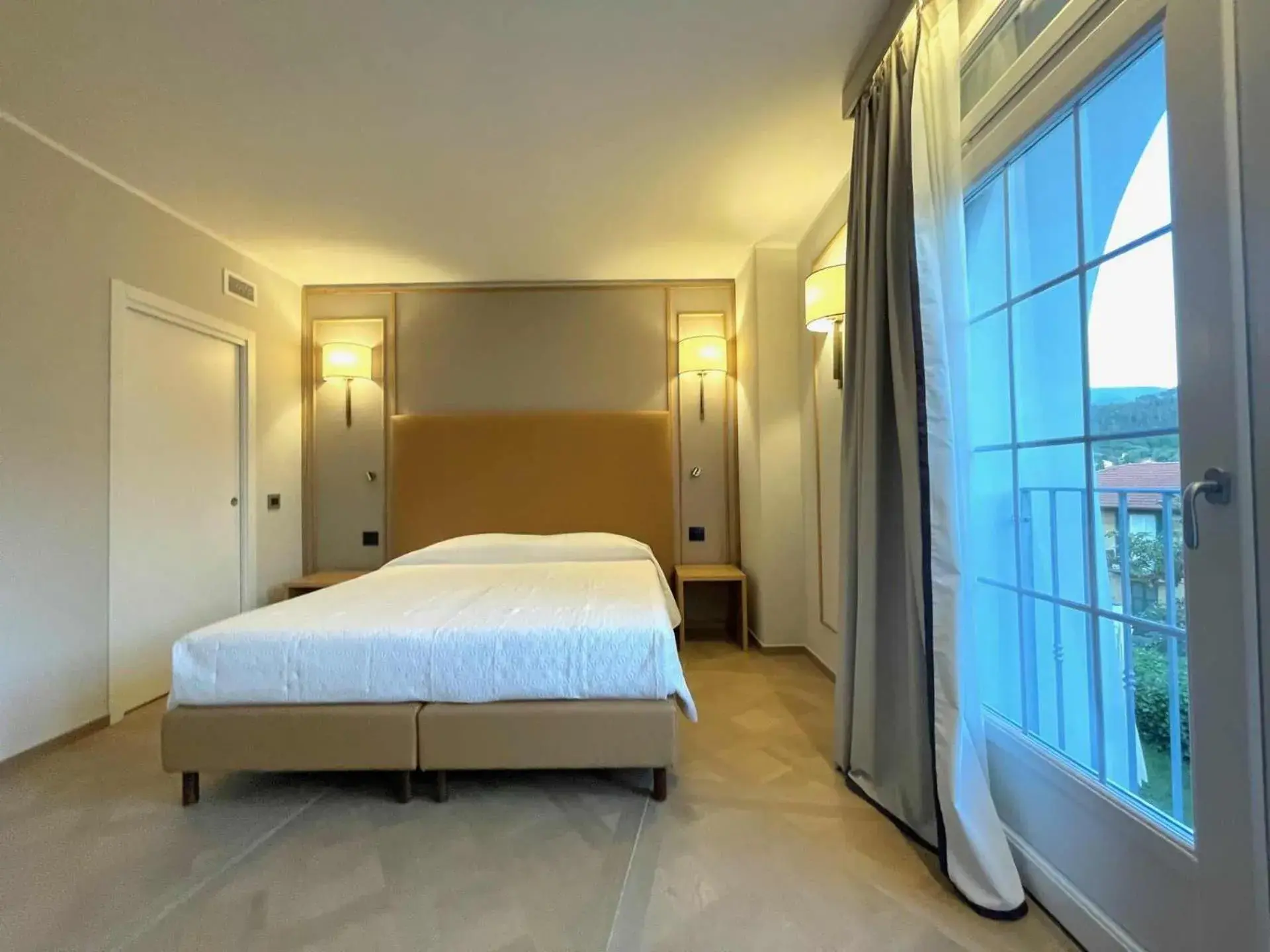 Queen Room with Garden View in Villa Margherita Queen Room with Garden View in Villa Margherita