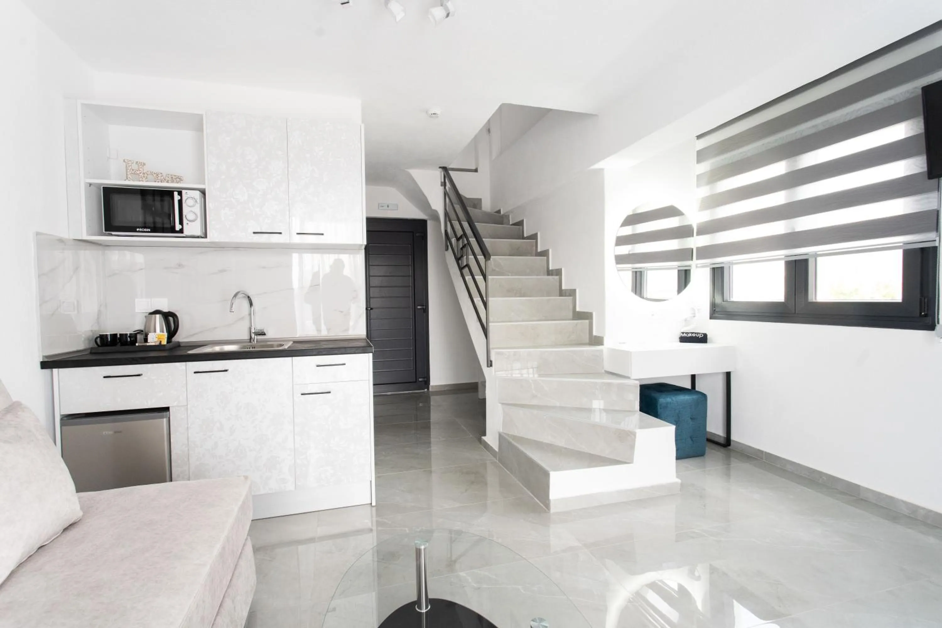 Kitchen or kitchenette, Bed in Aeonian Luxury Suites Asprovalta, Adults Only & Kids 12 Plus