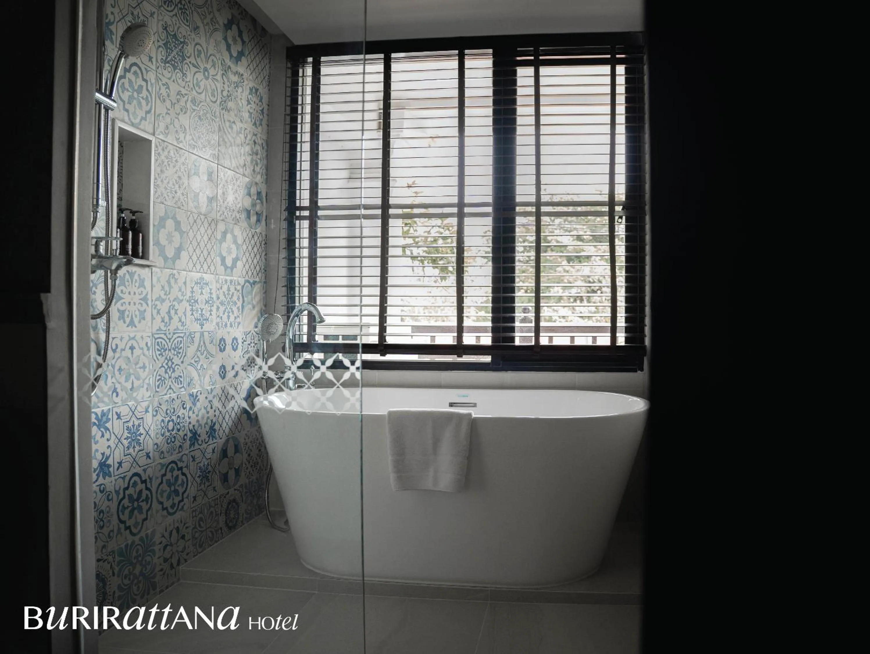 Bath in Burirattana Hotel-An Adults Only Hotel