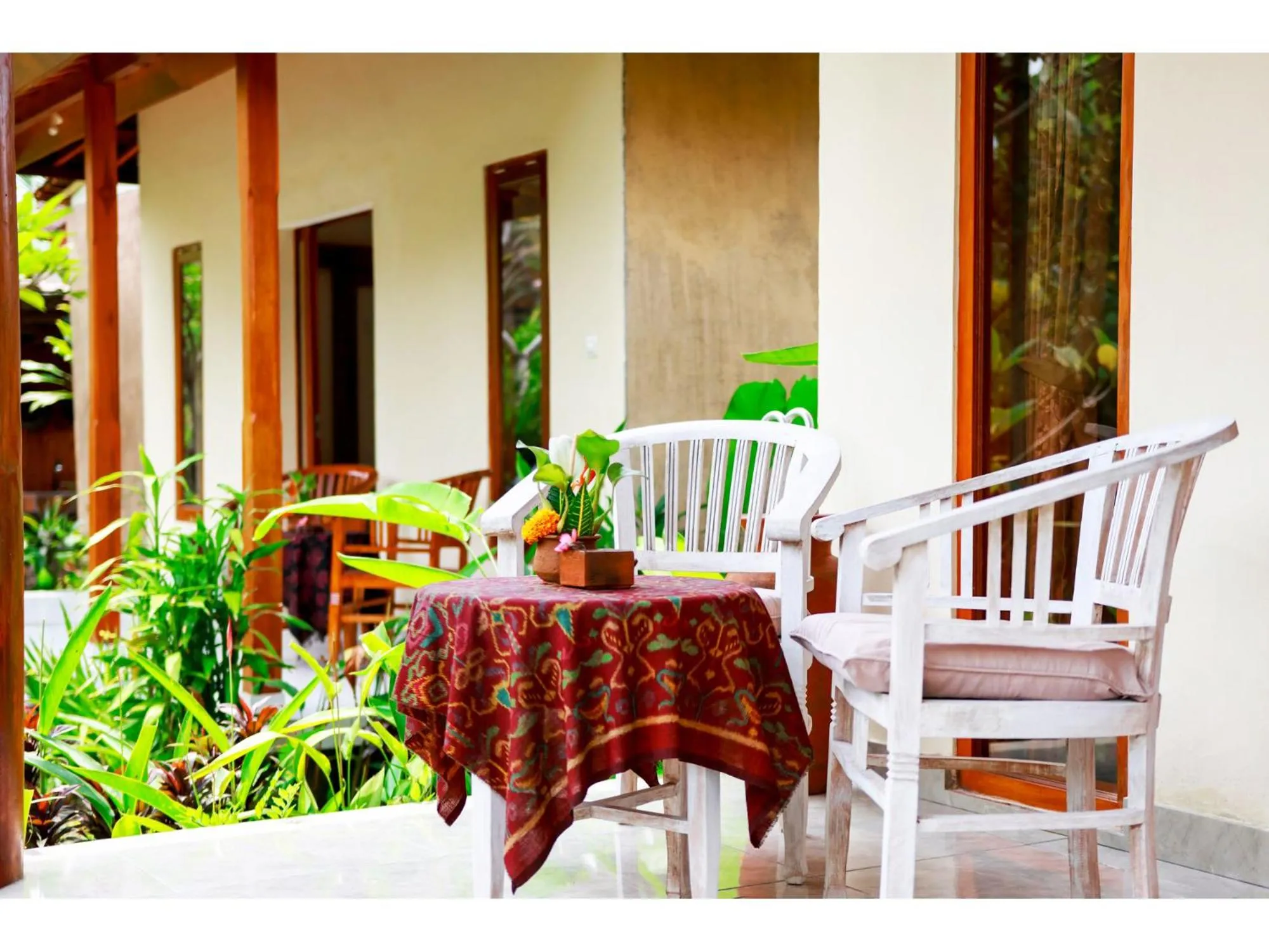Patio in Gongwi Cottages Sidemen