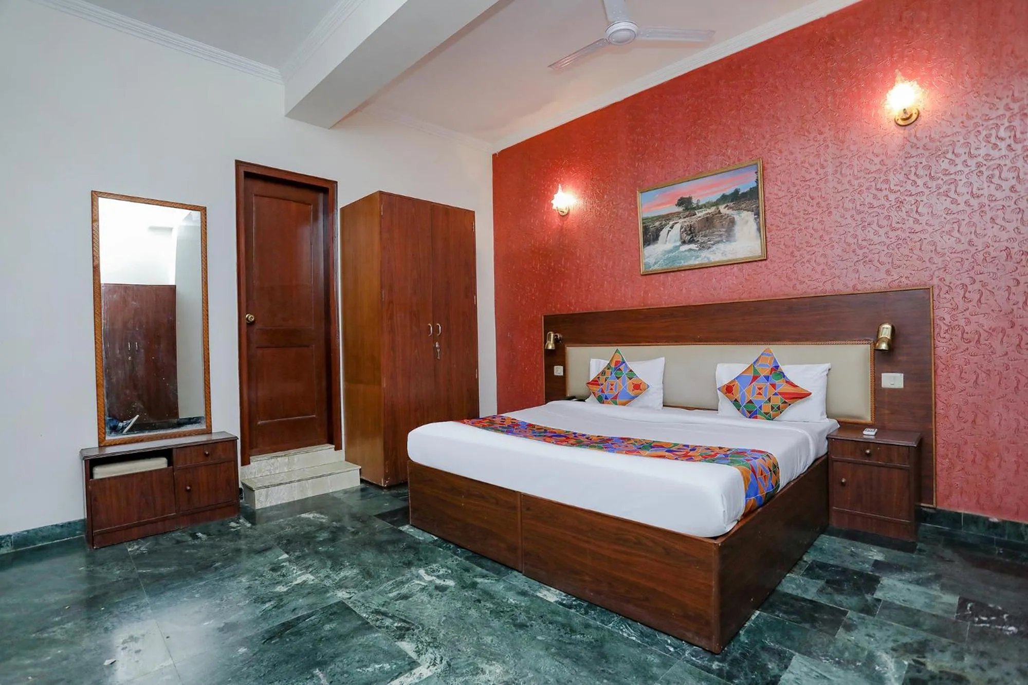 Bed in FabExpress Primero I