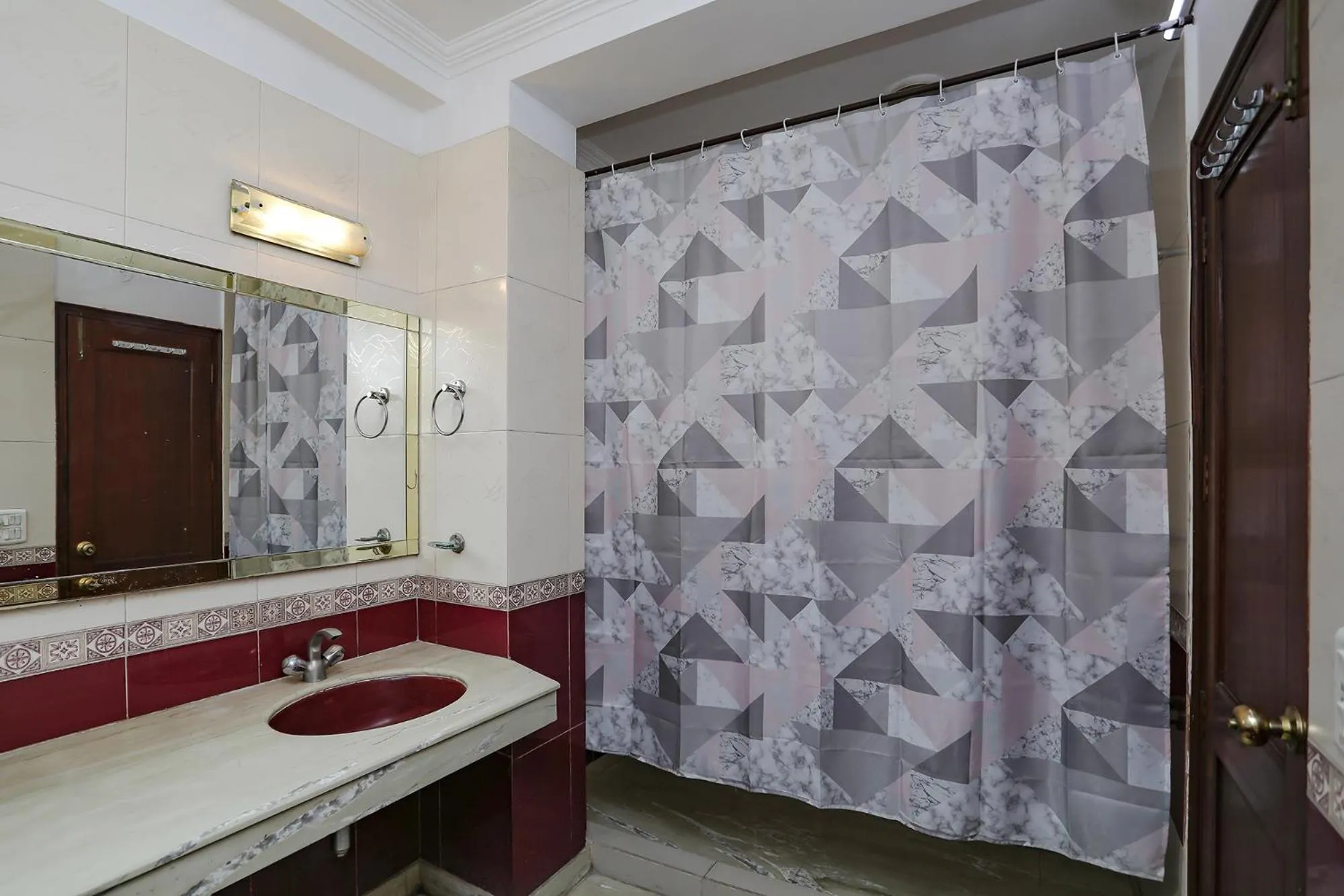 Bathroom in FabExpress Primero I