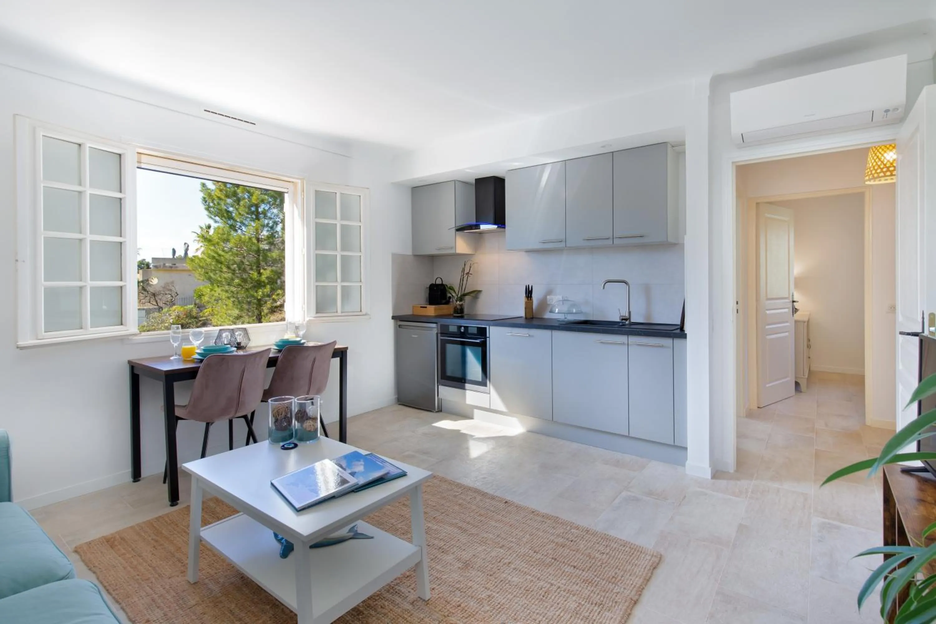 Kitchen or kitchenette in La Connexion, Gay Men Only