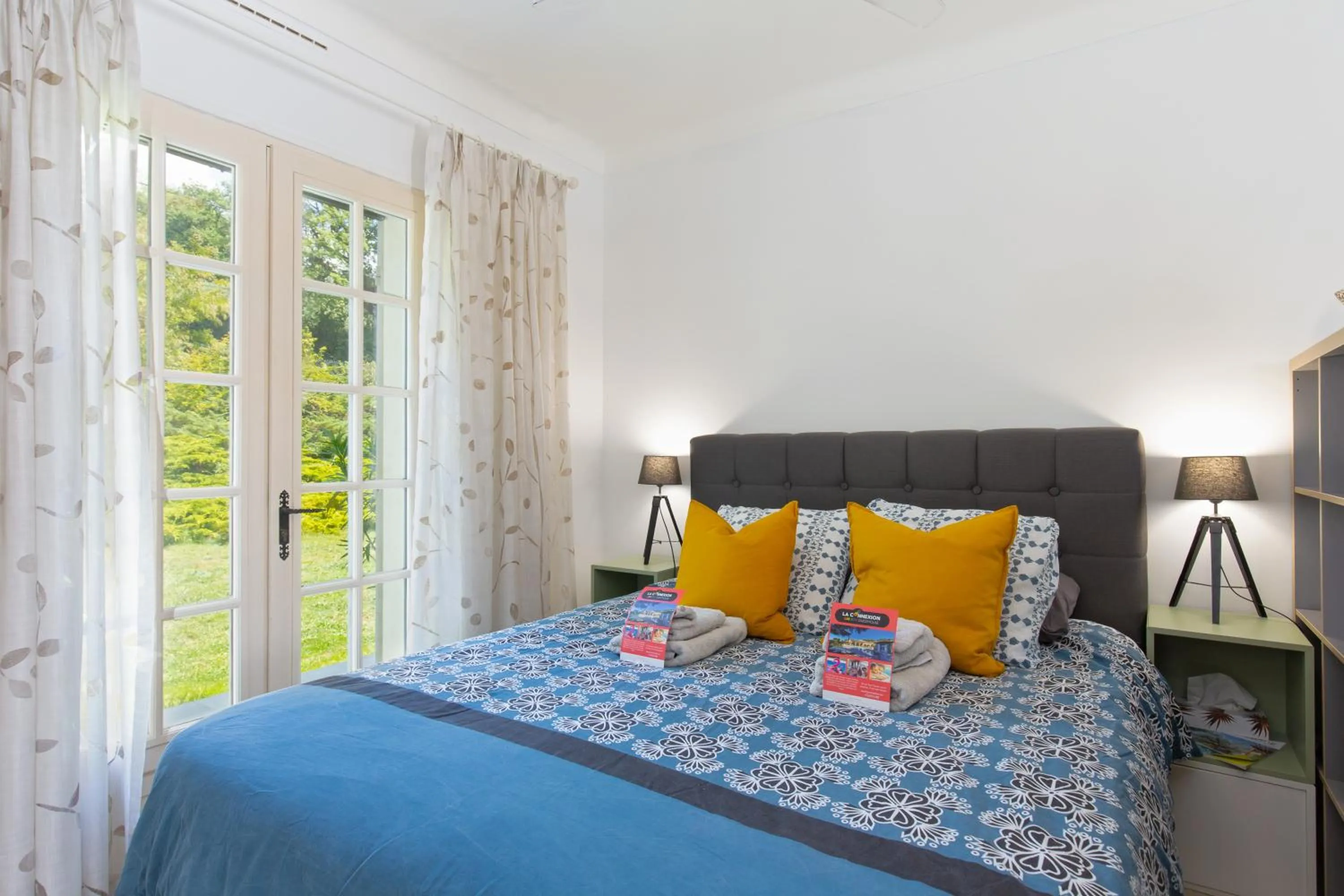 Bed in La Connexion, Gay Men Only