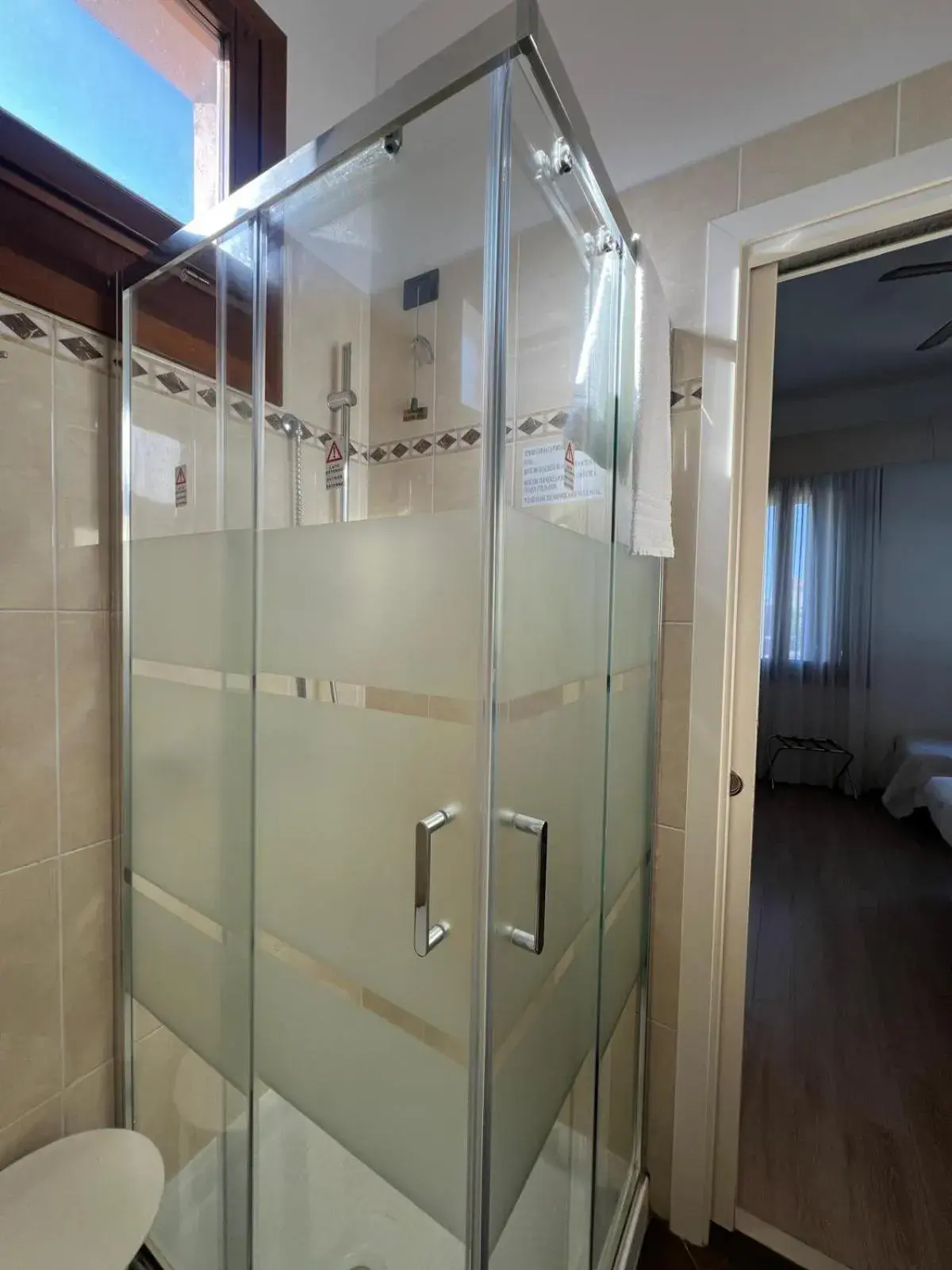 Economy Double Room or Twin Room in Hotel Cristallo Economy Double Room or Twin Room in Hotel Cristallo