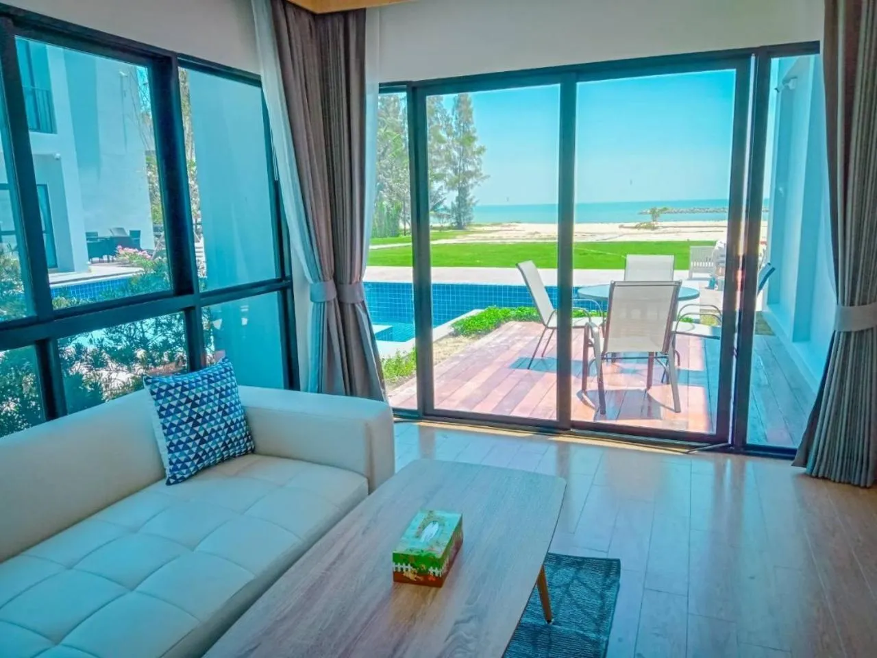 Balcony/Terrace in HATCHAO HERITAGE BEACH FRONT RESORT