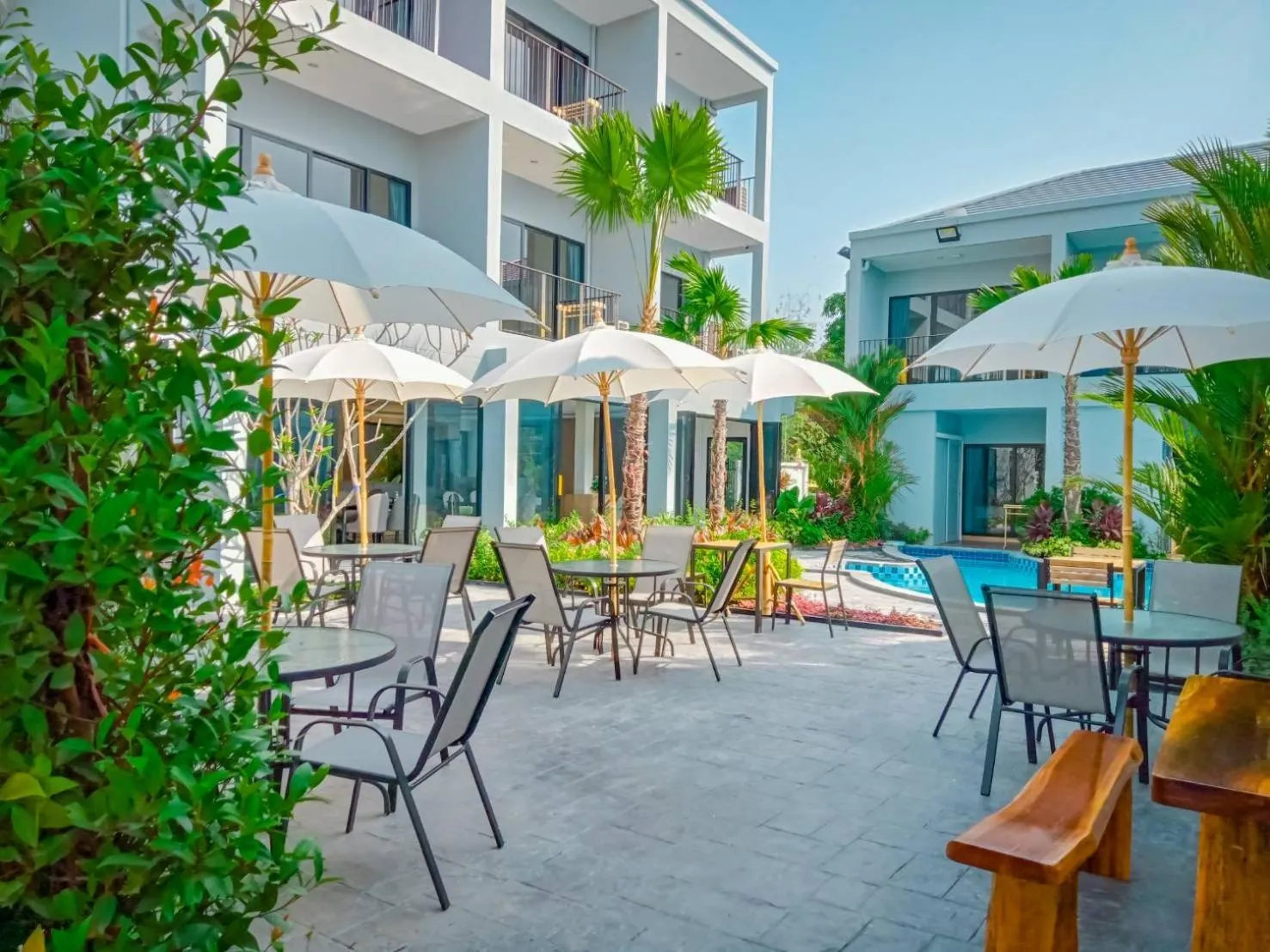 Restaurant/places to eat in HATCHAO HERITAGE BEACH FRONT RESORT