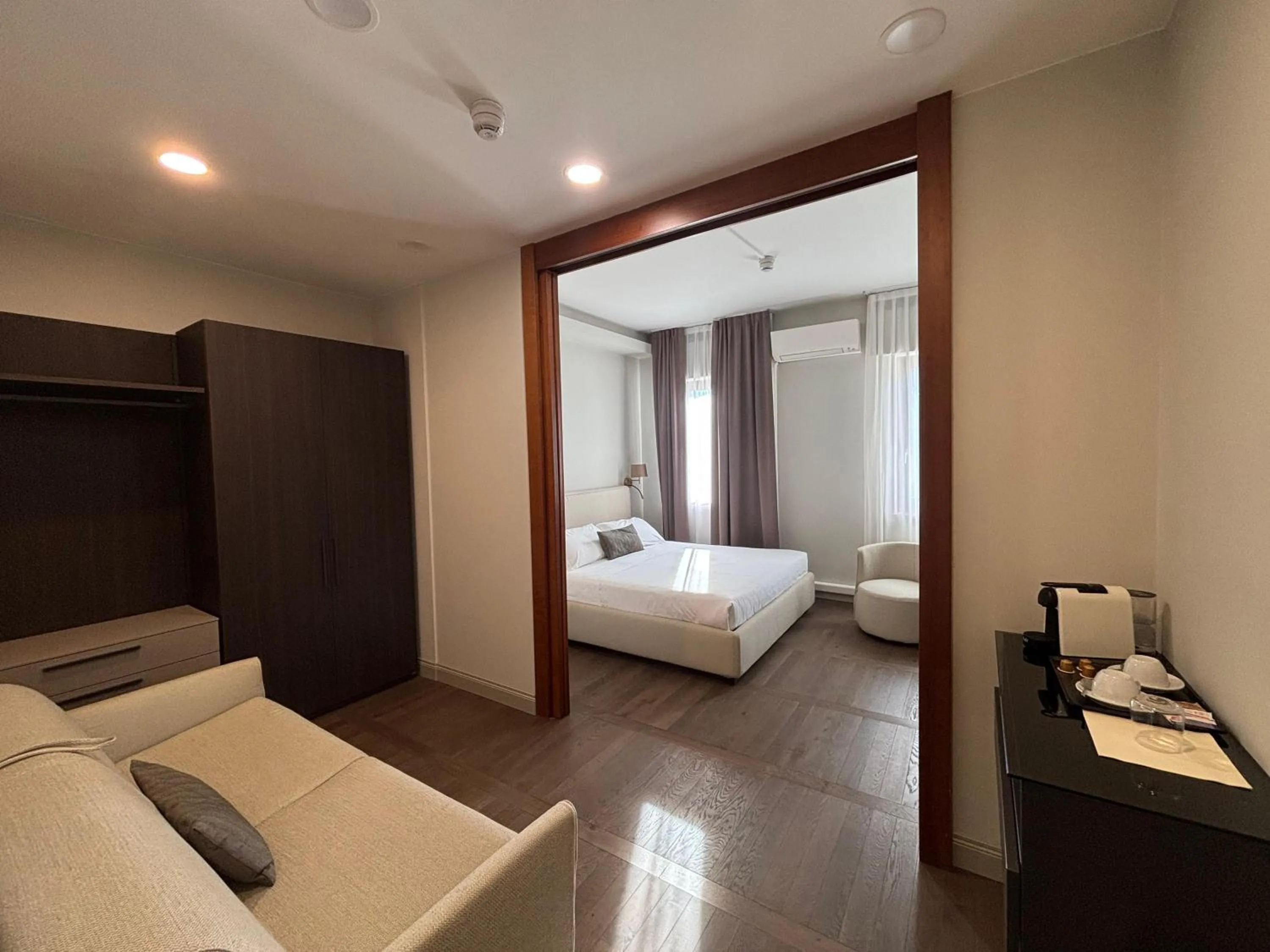 Bed in Hotel Carlton