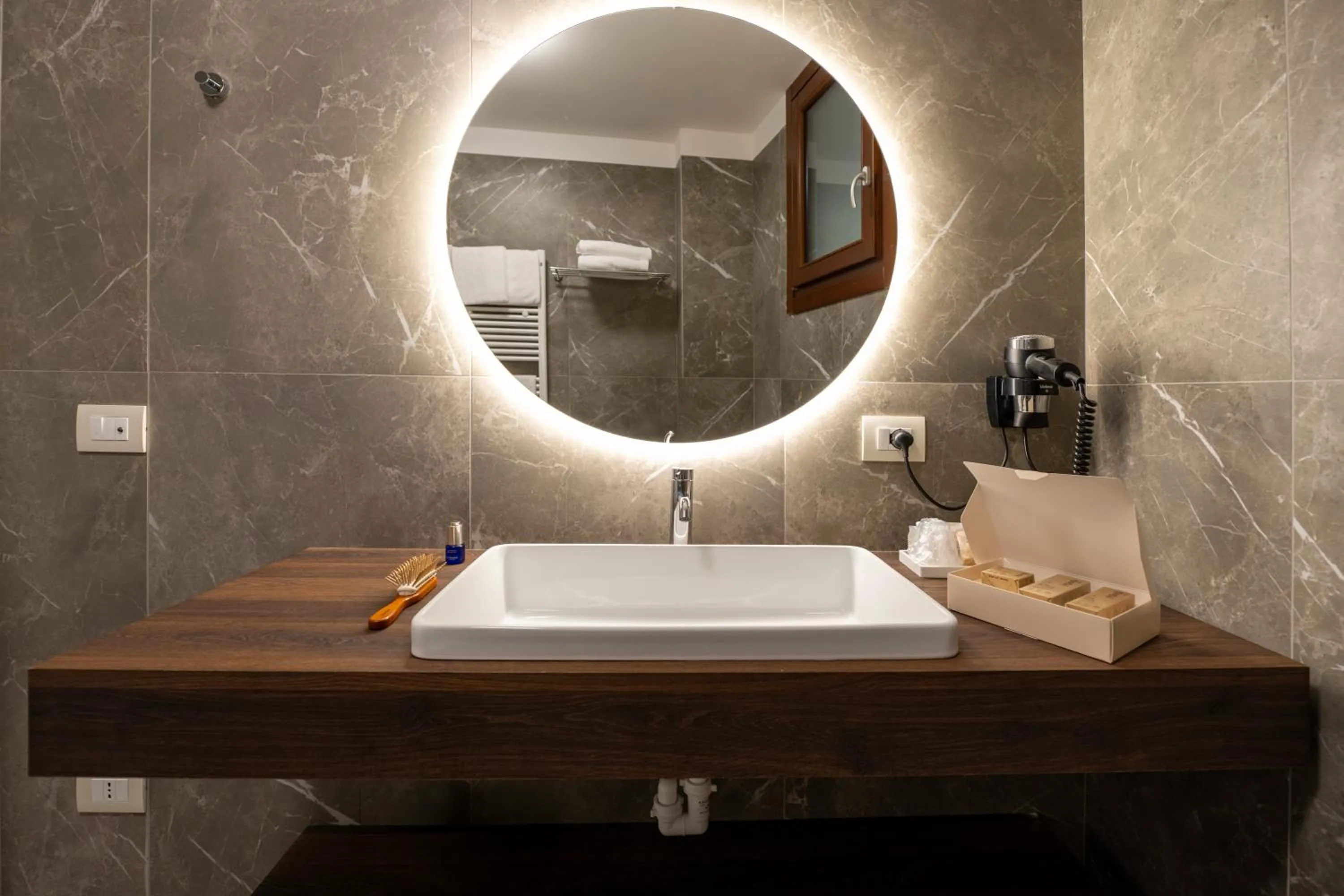 Bedroom in Hotel Carlton