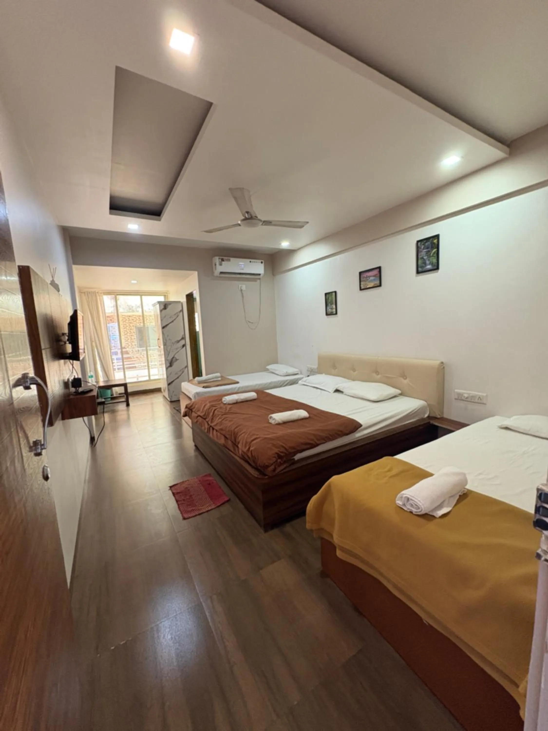 Bedroom, Bed in White House Beach Resort, Nagaon