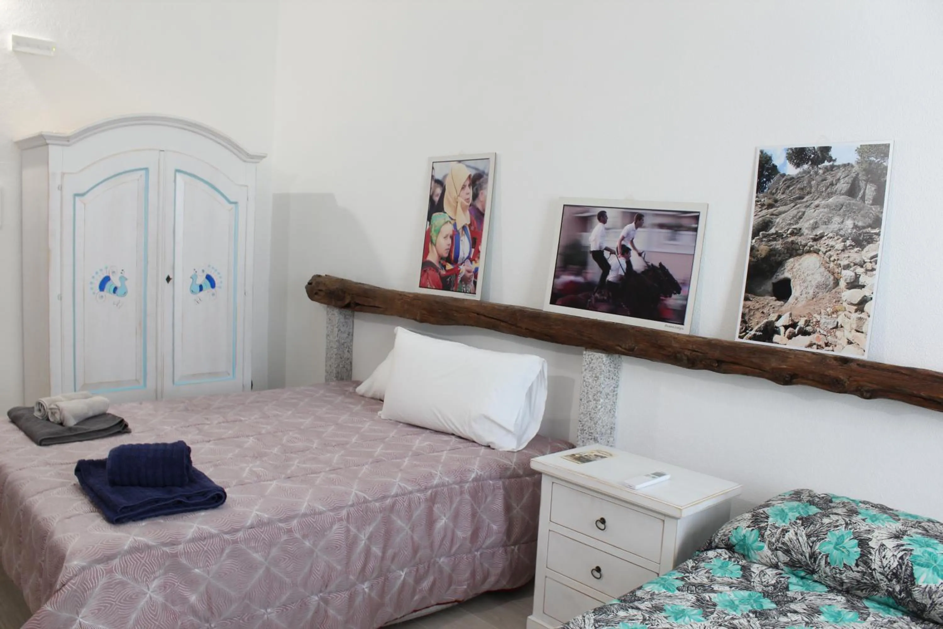 Bed in bed and breakfast Murales Orgosolo