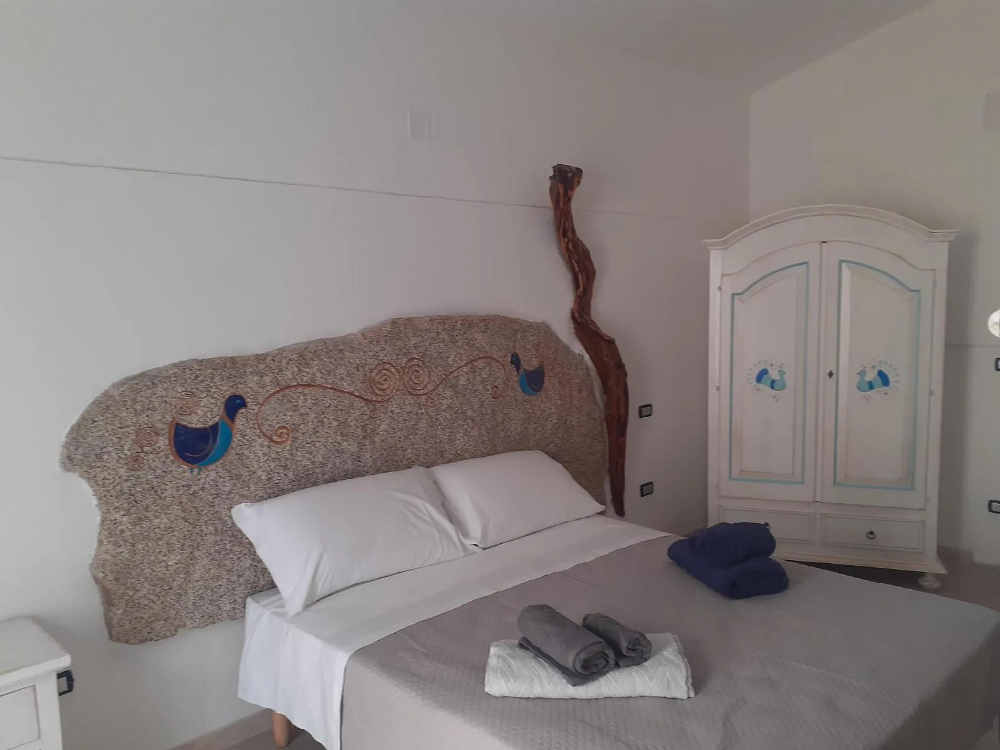 Bed in bed and breakfast Murales Orgosolo